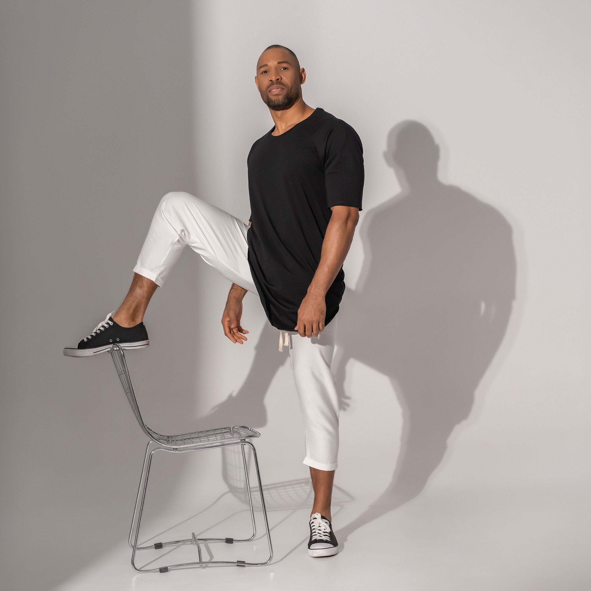 Asimetrix: Tricou long line cu maneca pana la cot din bumbac negru