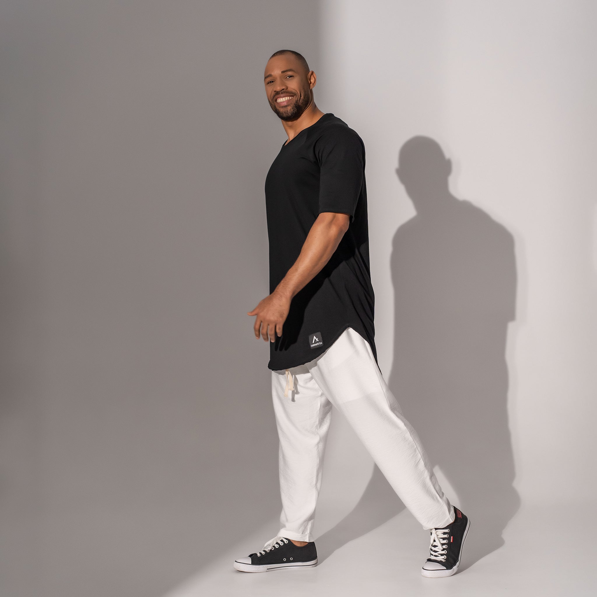 Asimetrix: Tricou long line cu maneca pana la cot din bumbac negru