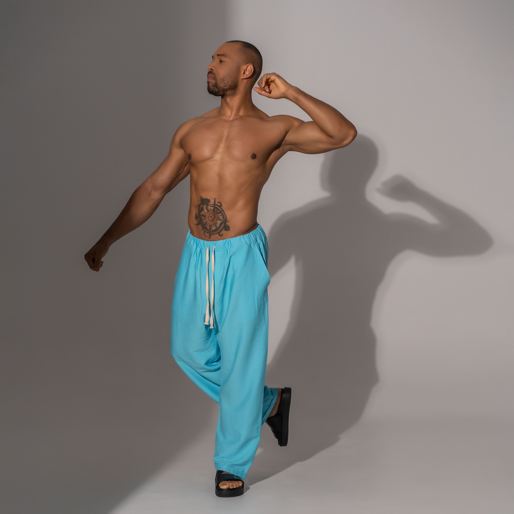 Asimetrix: Pantaloni lungi drepti din in bleu