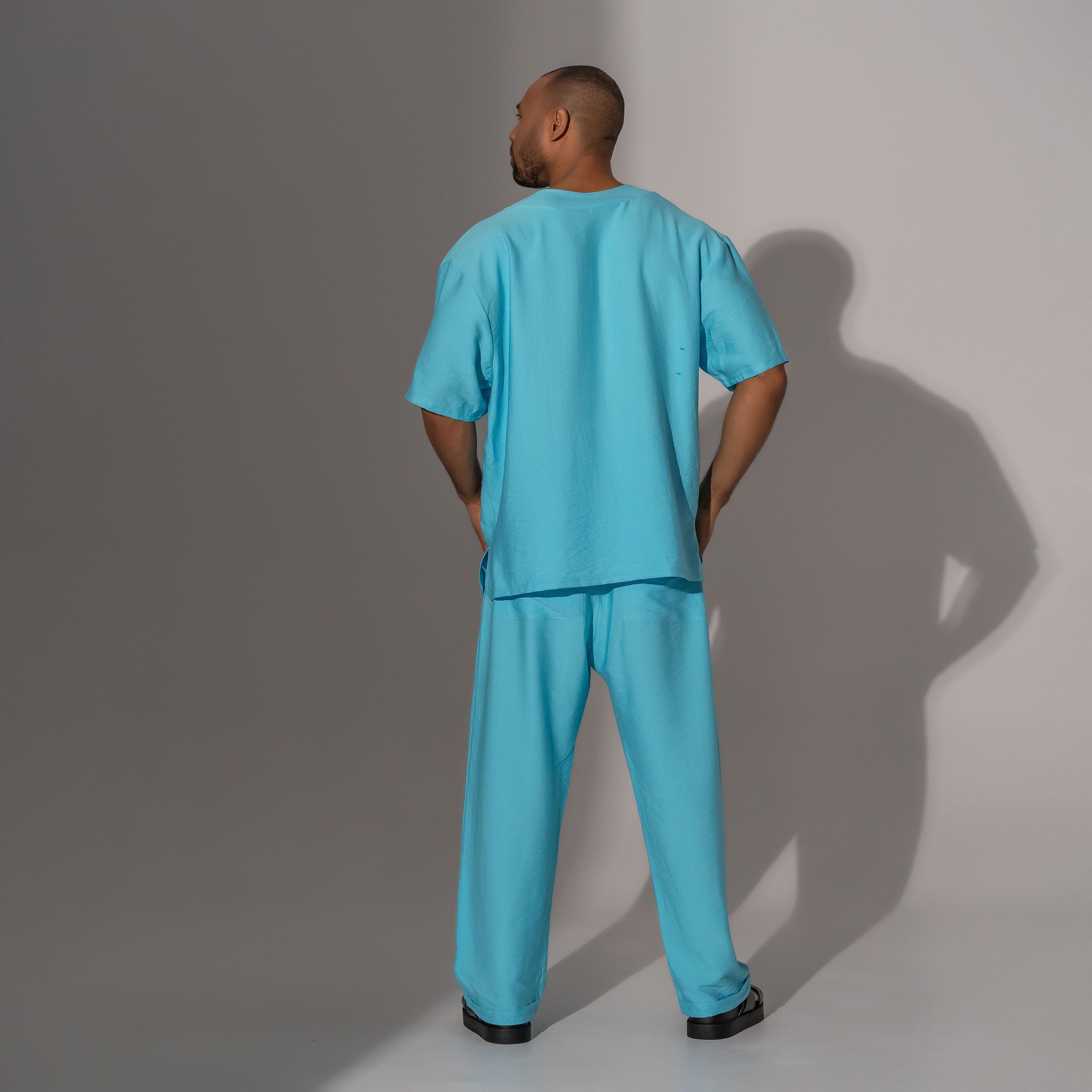 Asimetrix: Bluza long line cu nasturi si maneca scurta din in bleu
