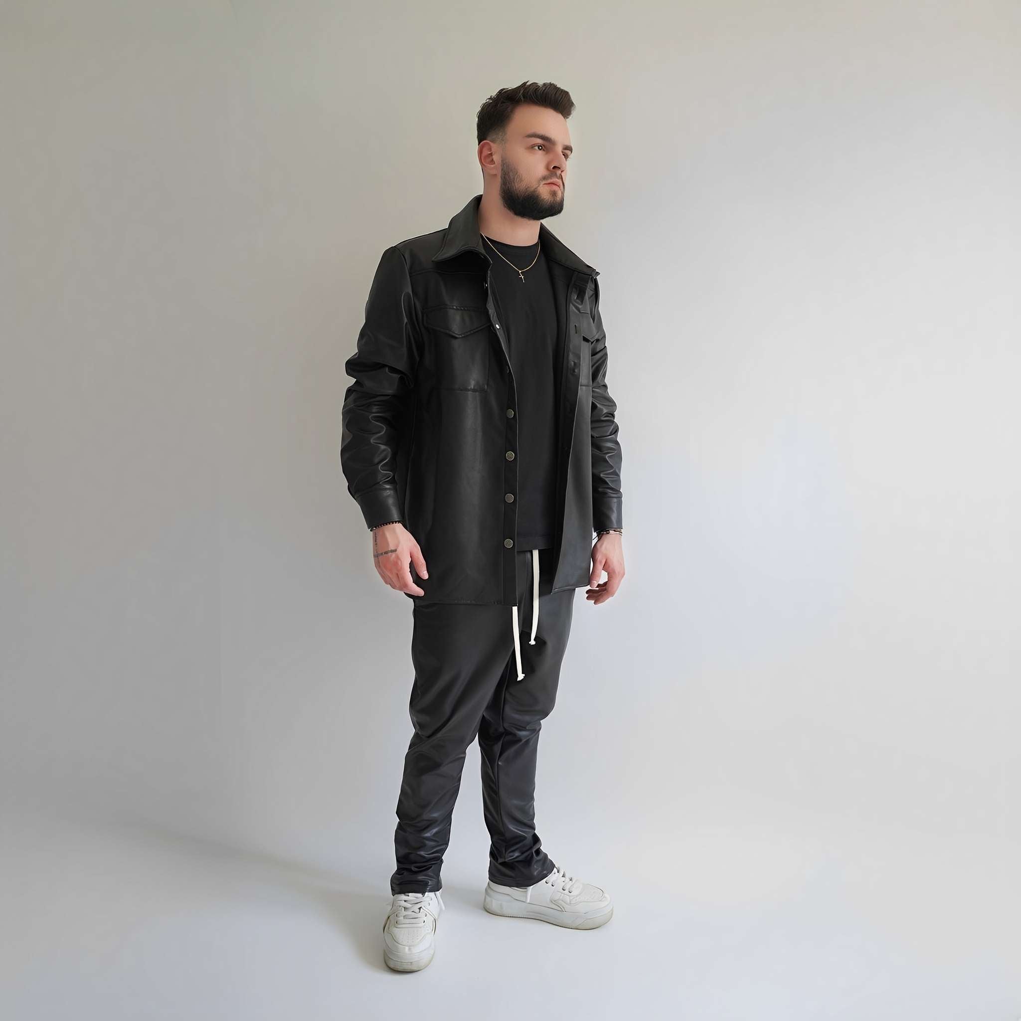 Pantaloni din piele ecologică cu tur lăsat