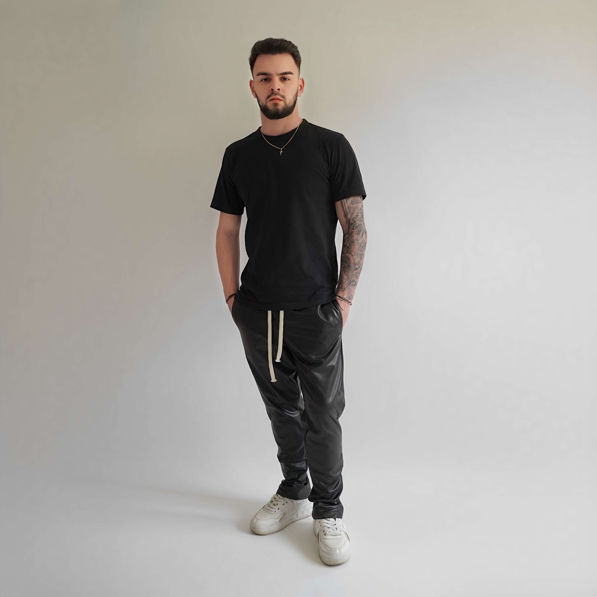 Pantaloni din piele ecologică cu tur lăsat