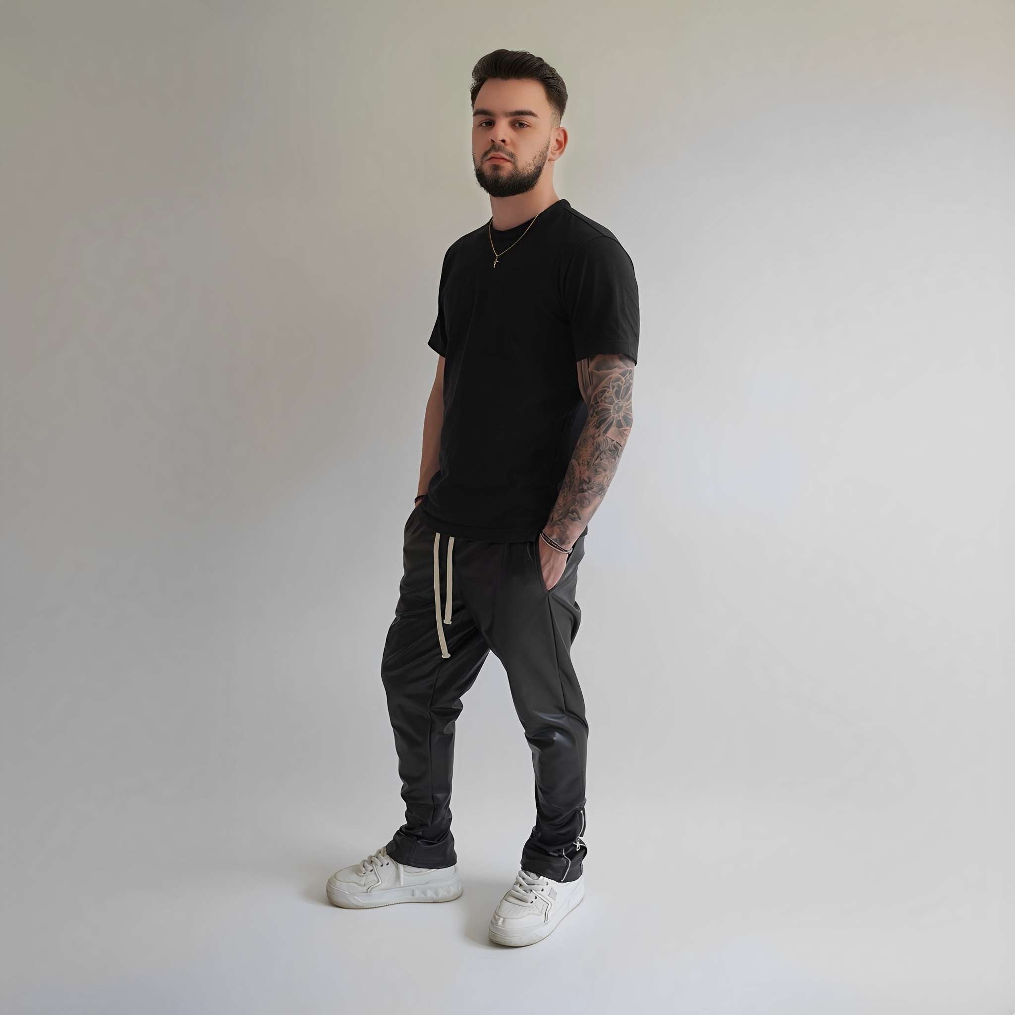Pantaloni din piele ecologică cu tur lăsat