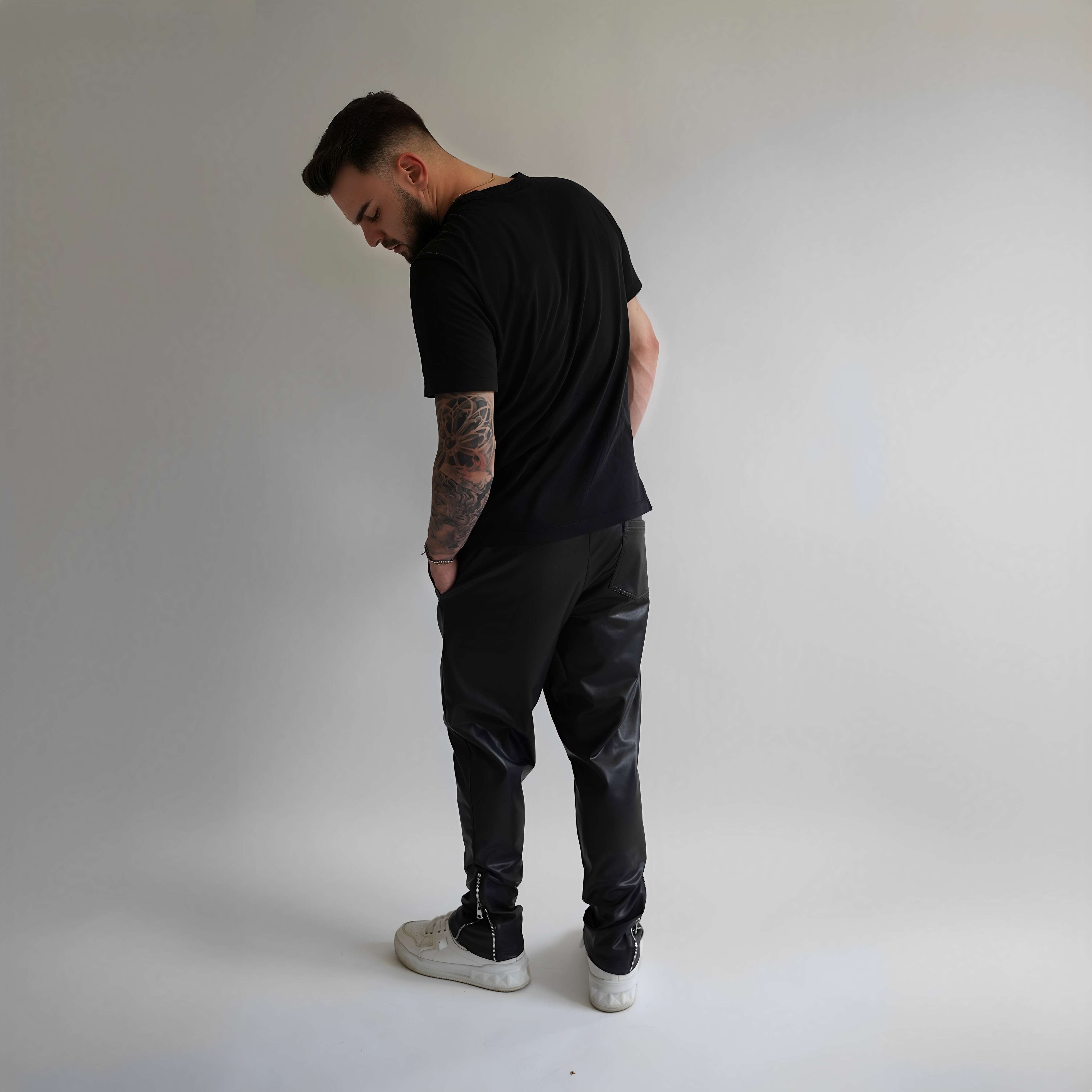 Pantaloni din piele ecologică cu tur lăsat