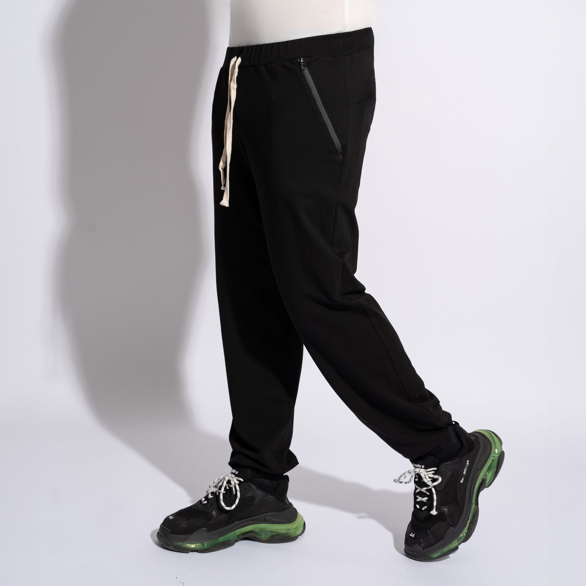 Mansete elastice la glezna pentru o fixare optima pantaloni de trening negri Asimetrix