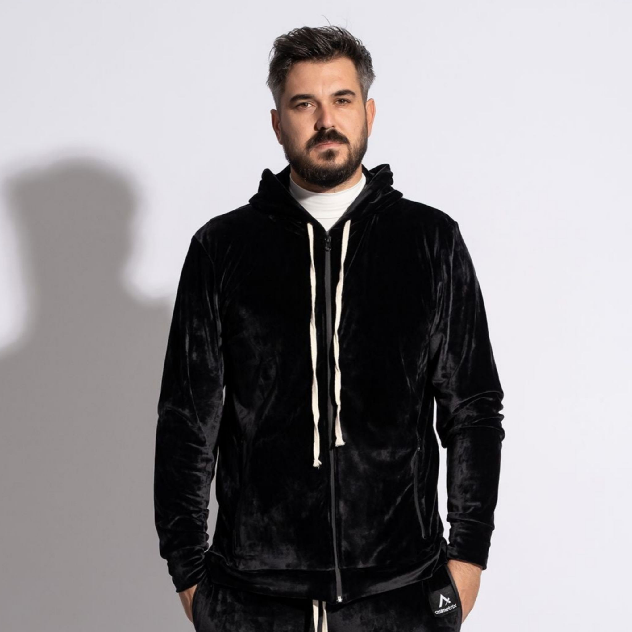 Hanorac bărbătesc long line negru din catifea premium, stil casual modern
