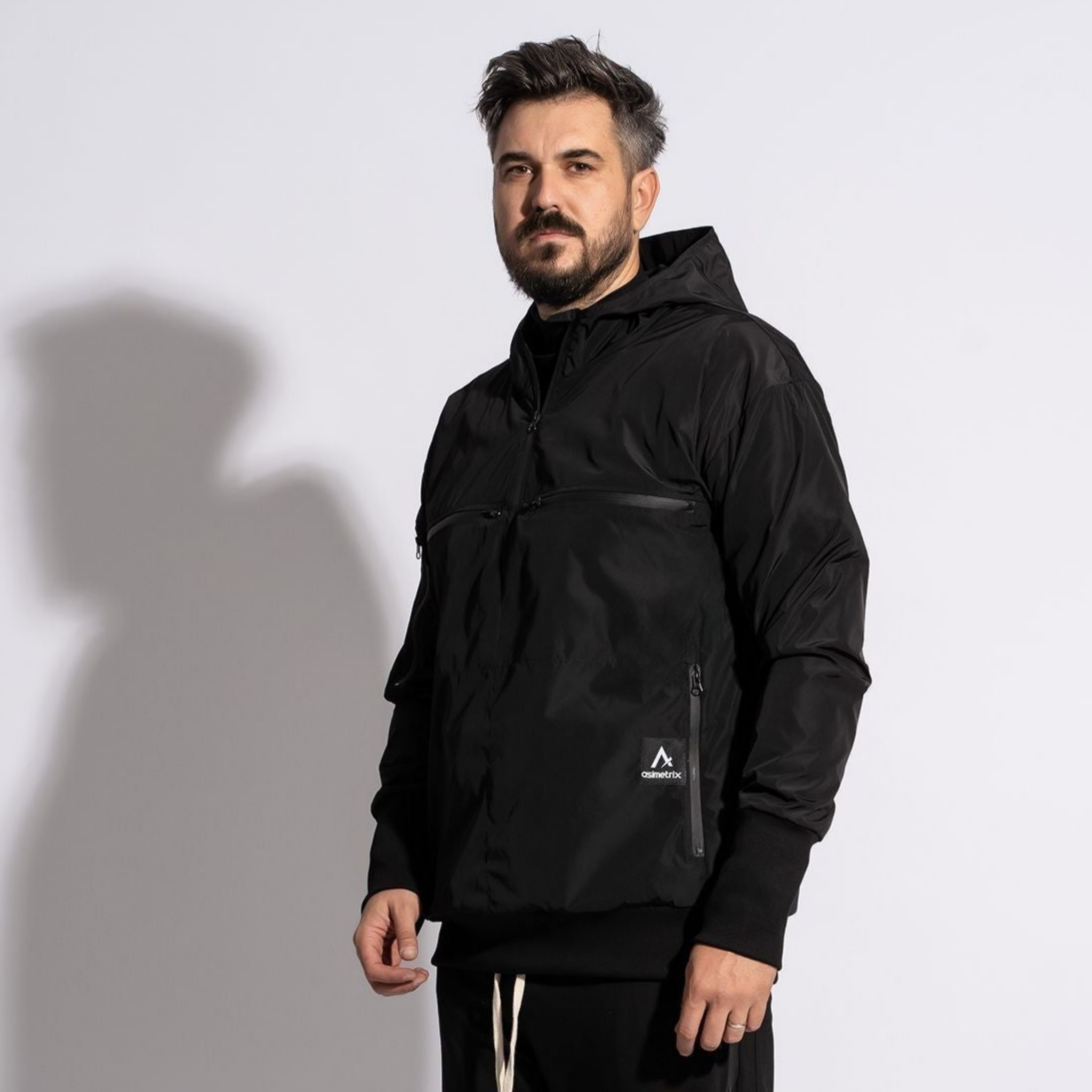 Hanorac bărbătesc negru impermeabil, ideal pentru vreme ploioasă și activități în aer liber