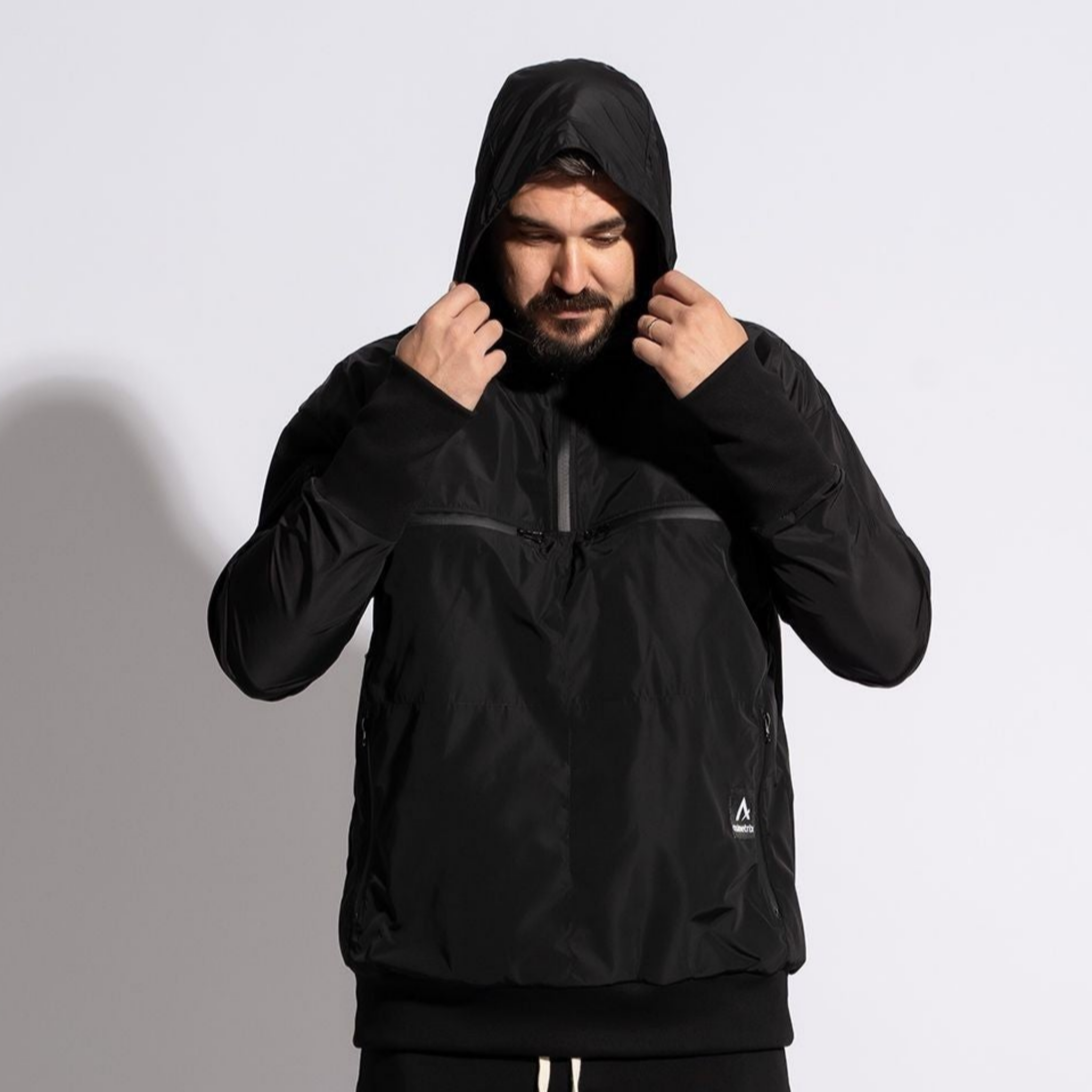 Hanorac bărbătesc negru impermeabil, ideal pentru vreme ploioasă și activități în aer liber