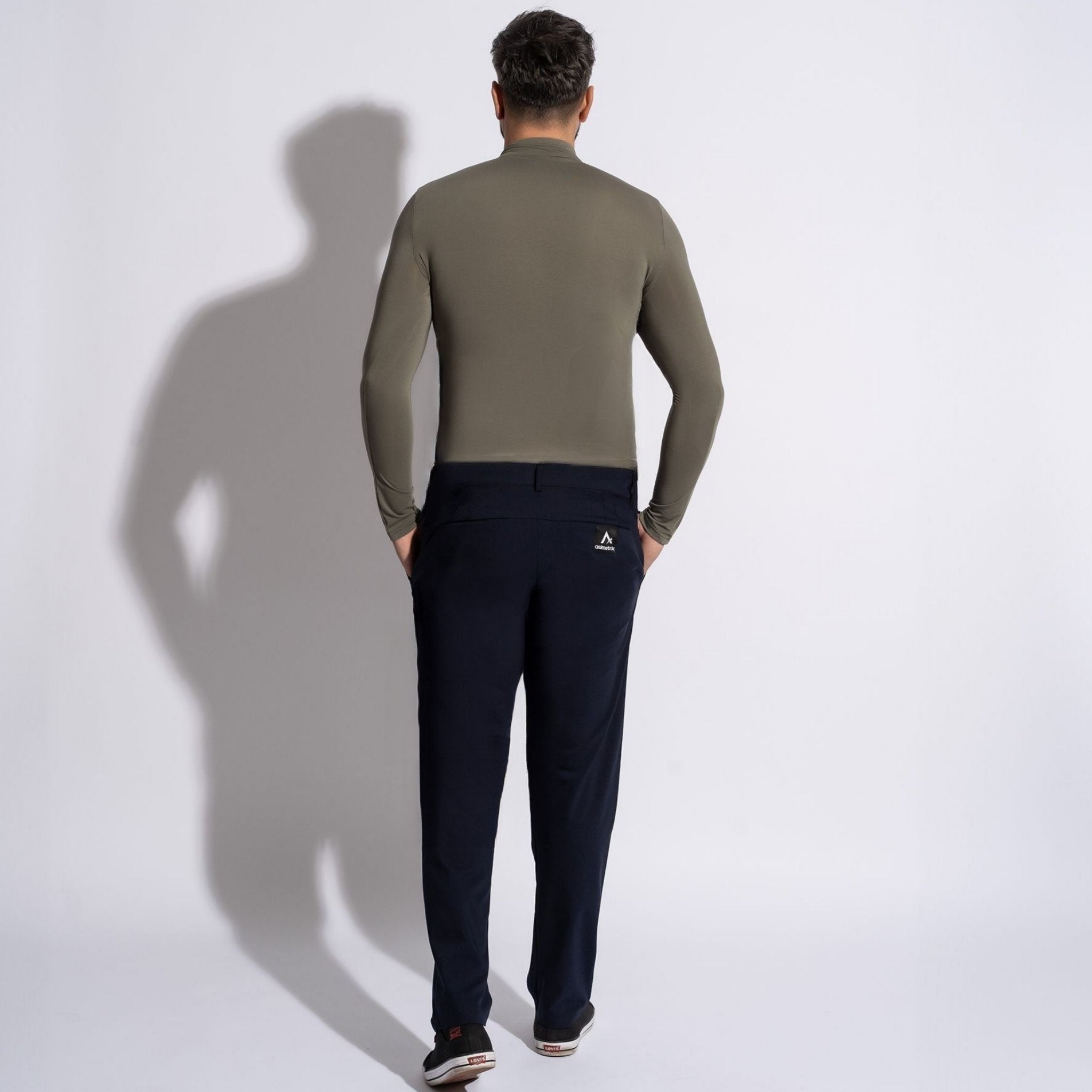 pantaloni barbatesti bleumarin conici