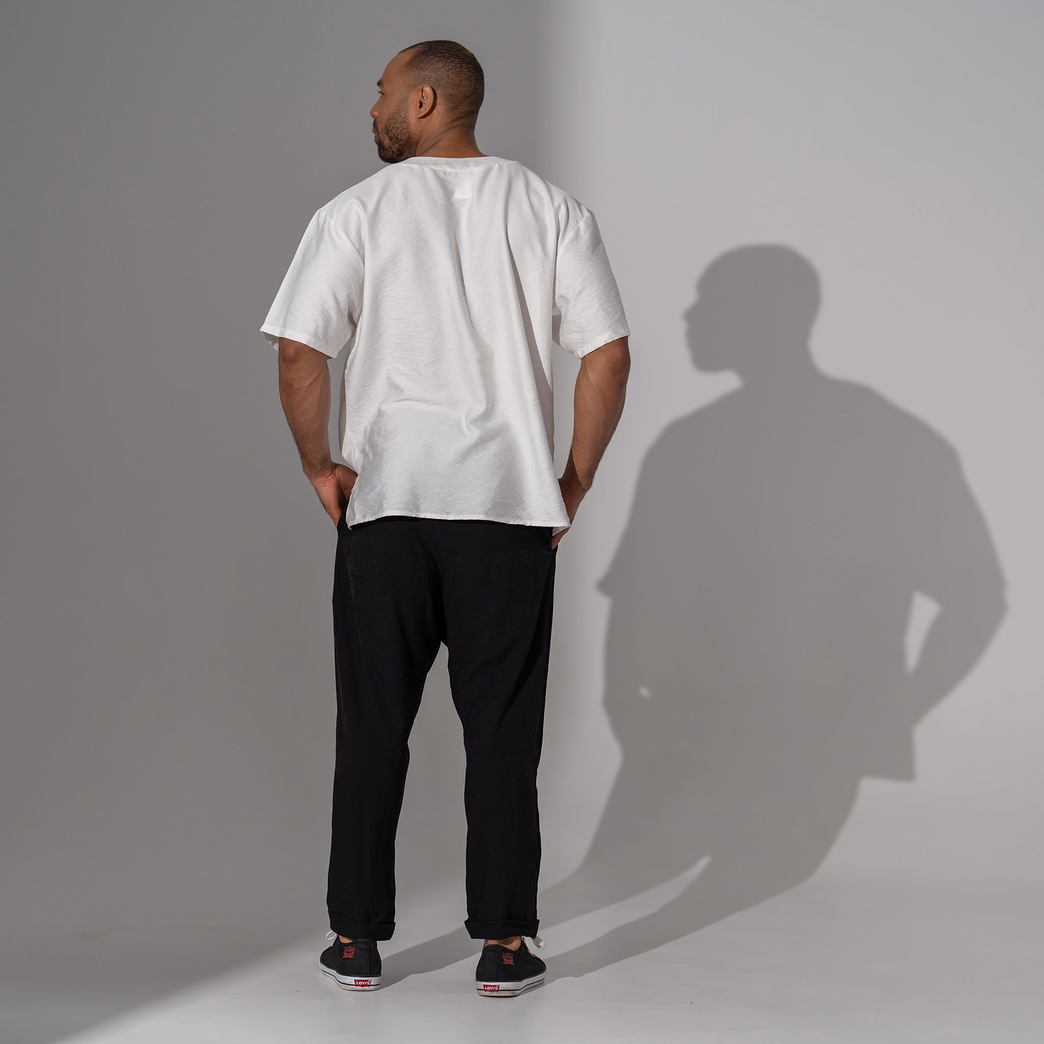 pantaloni barbatesti negri lungi din in cu tur lasat