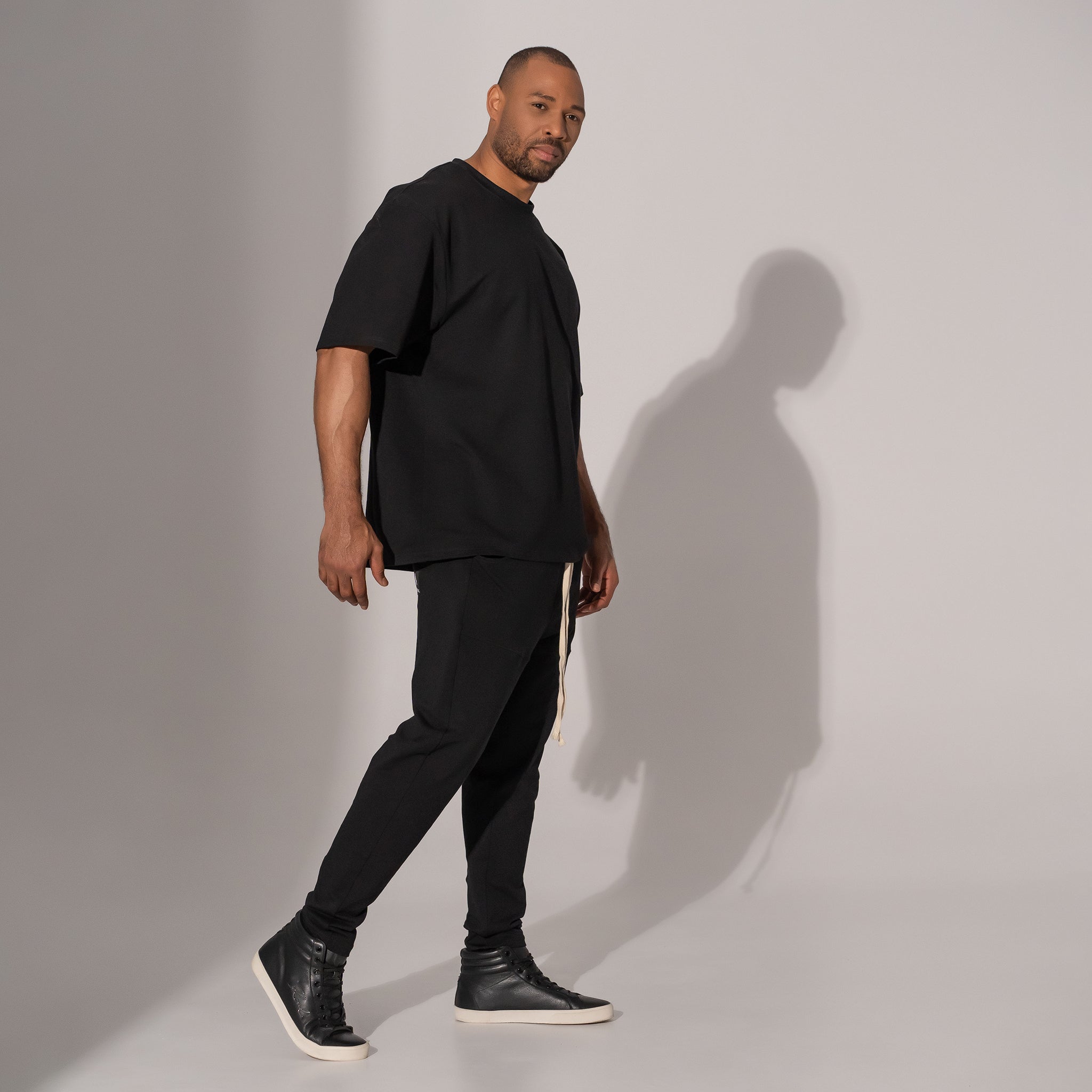 pantaloni de trening barbatesti conici cu tur lasat