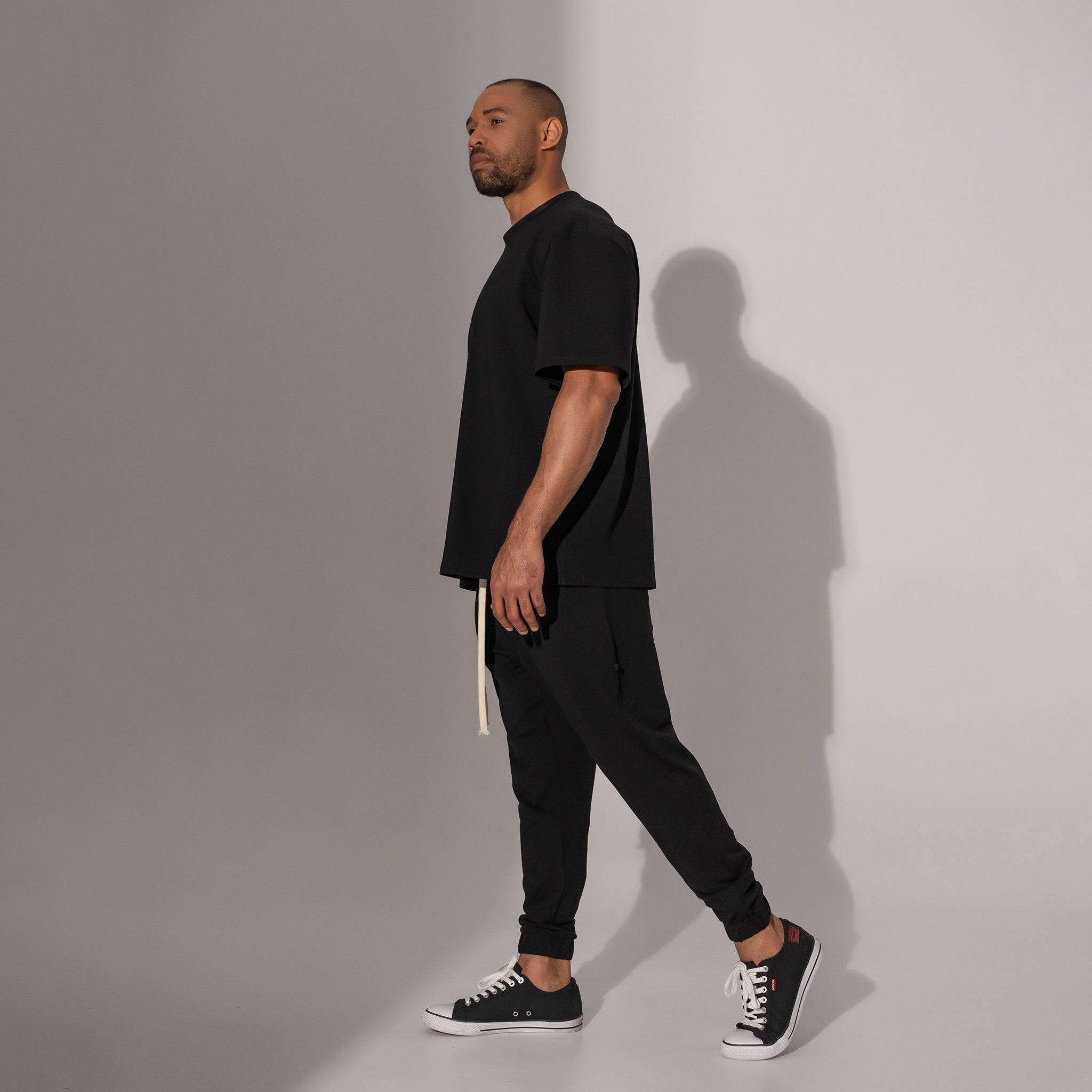 pantaloni de trening barbatesti conici cu tur lasat