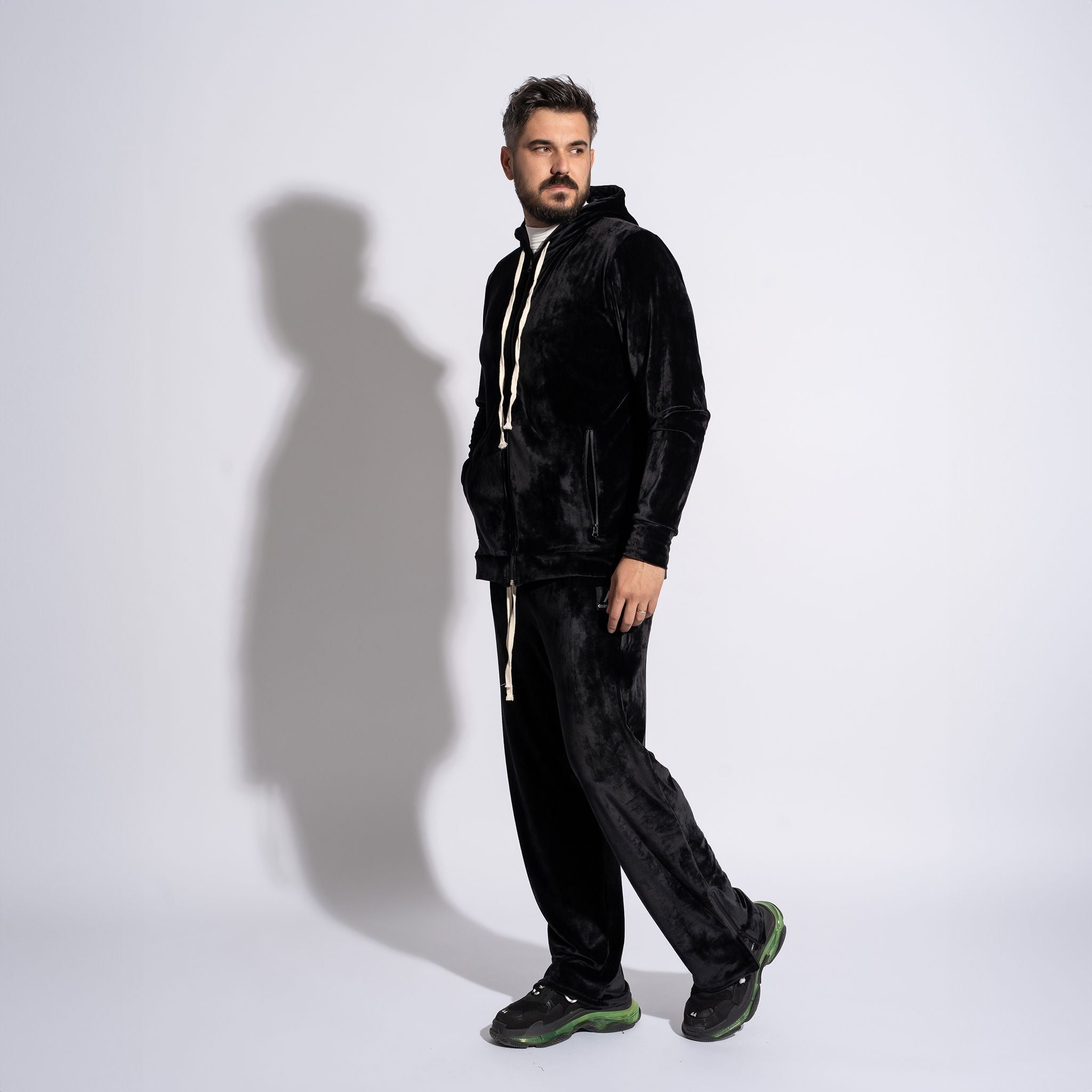 Pantaloni bărbătești drepți din catifea neagră cu fermoare laterale, stil modern premium