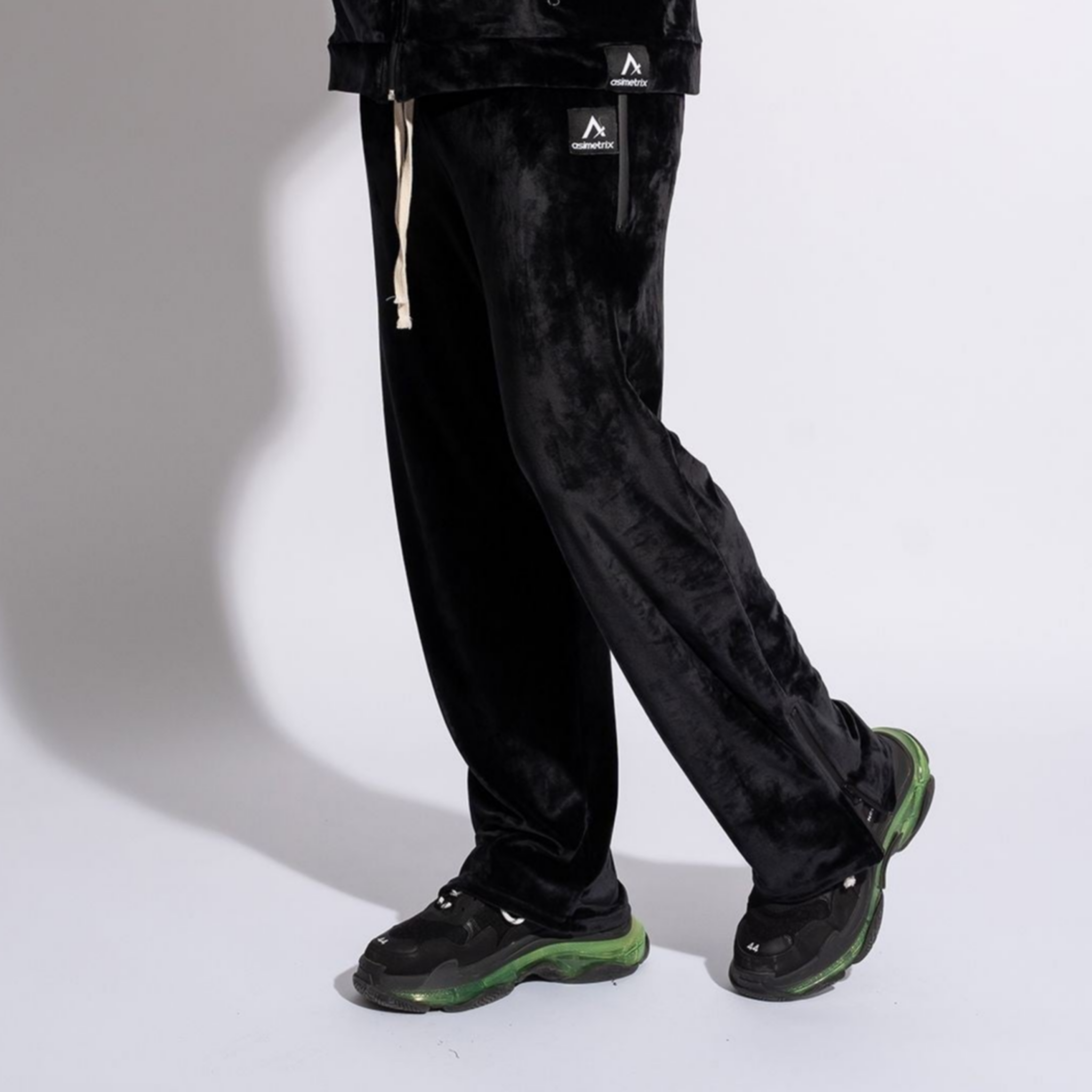 Pantaloni bărbătești drepți din catifea neagră cu fermoare laterale, stil modern premium