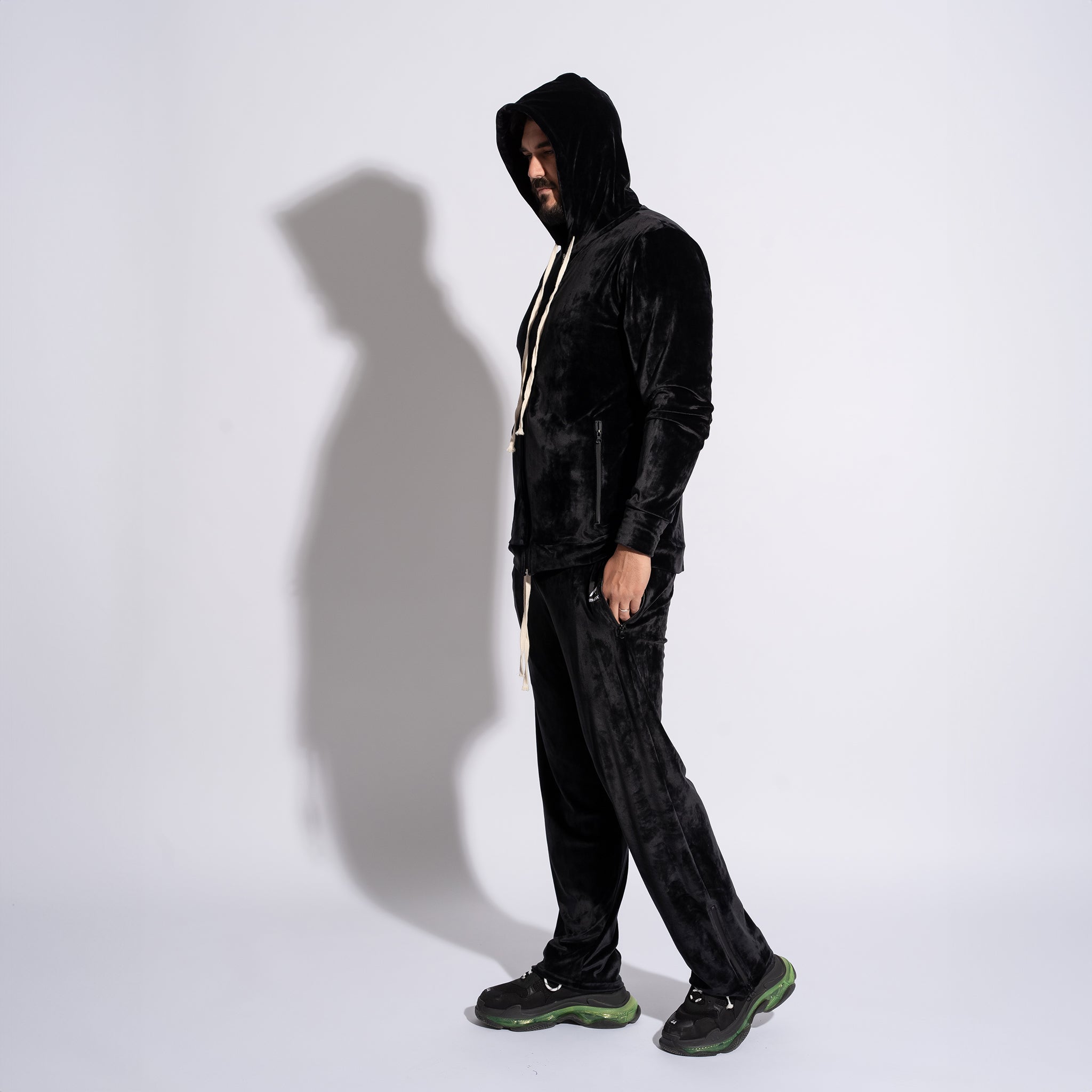 Pantaloni bărbătești drepți din catifea neagră cu fermoare laterale, stil modern premium