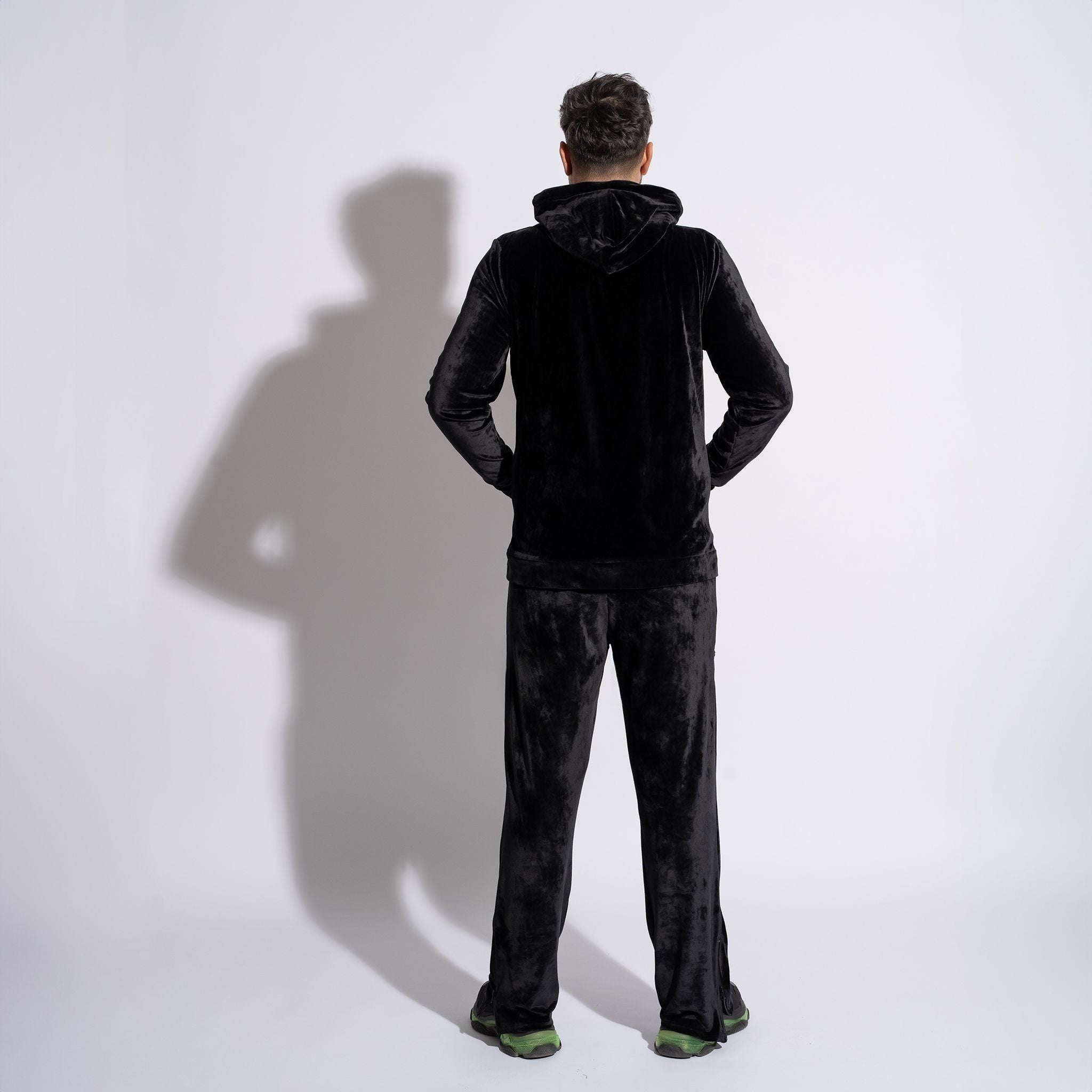 Pantaloni bărbătești drepți din catifea neagră cu fermoare laterale, stil modern premium