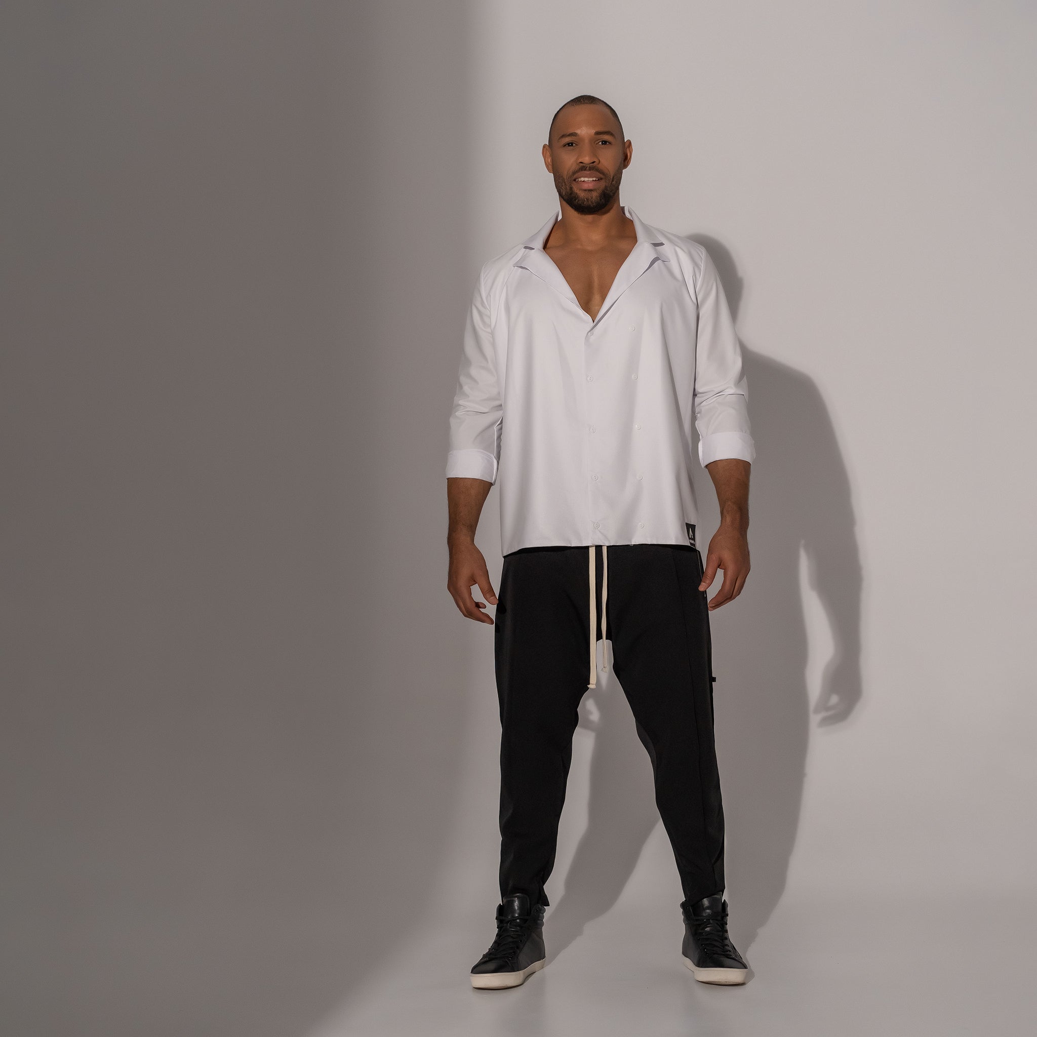 pantaloni eleganti barbatesti cu tur si buzunare cu fermoare metalice
