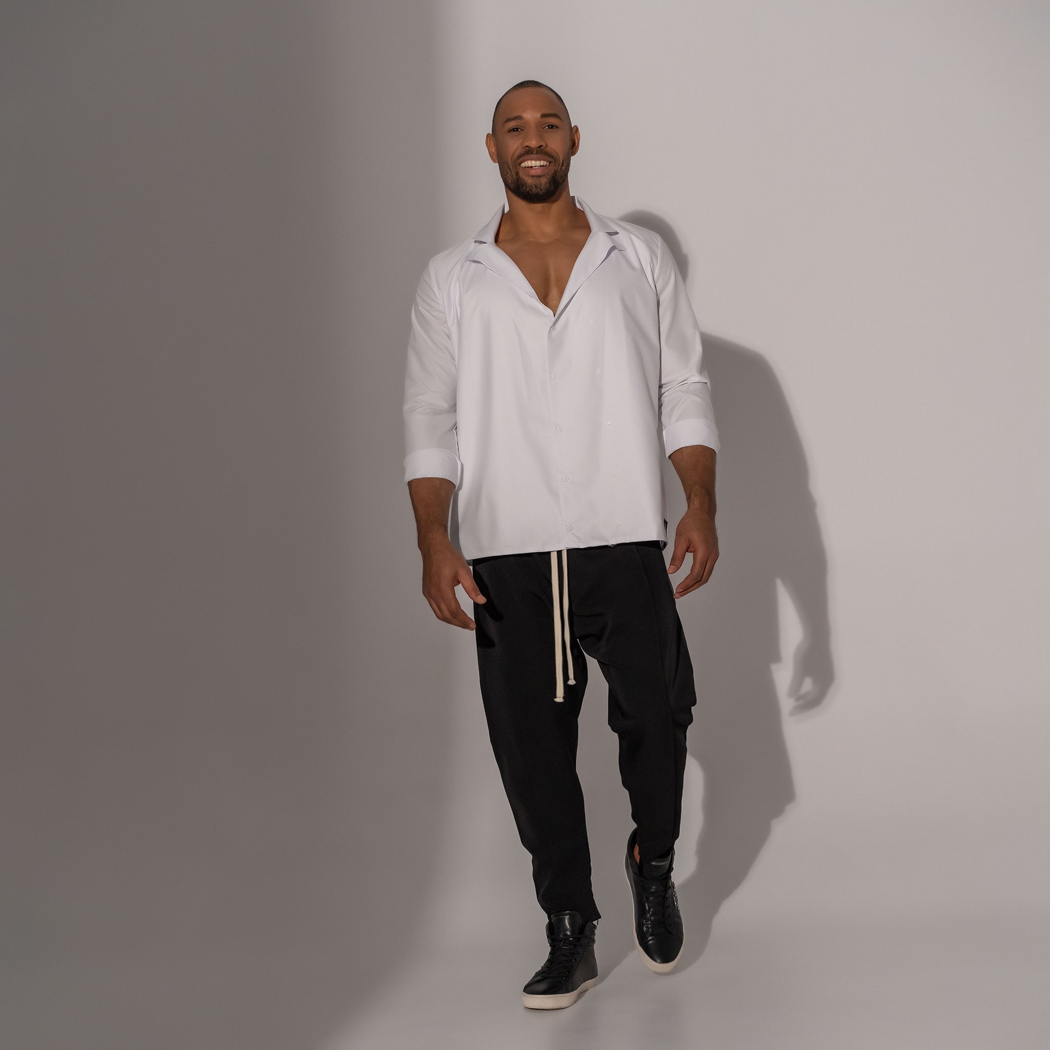 pantaloni eleganti barbatesti cu tur si buzunare cu fermoare metalice