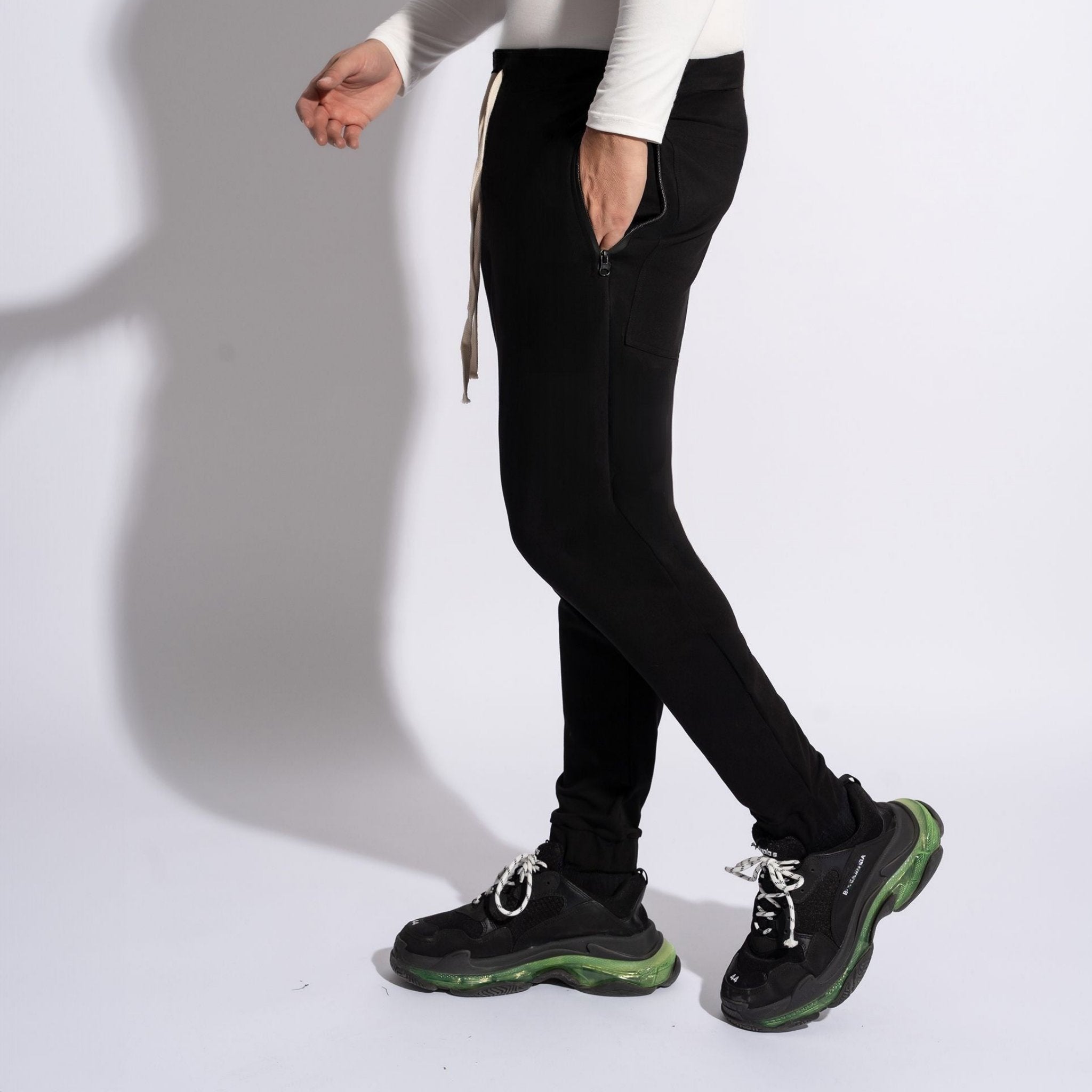 pantaloni trening barbatesti conici cu buzunare cu fermoare impermeabile