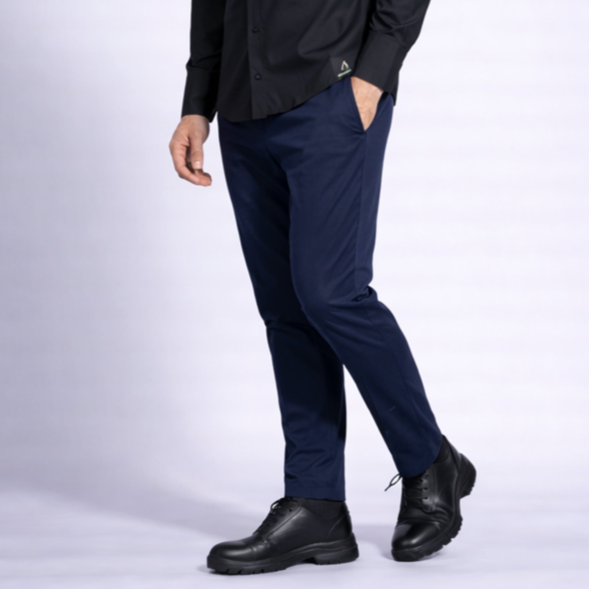 Pantaloni bărbătești bleumarin conici – Stil modern și croială slim