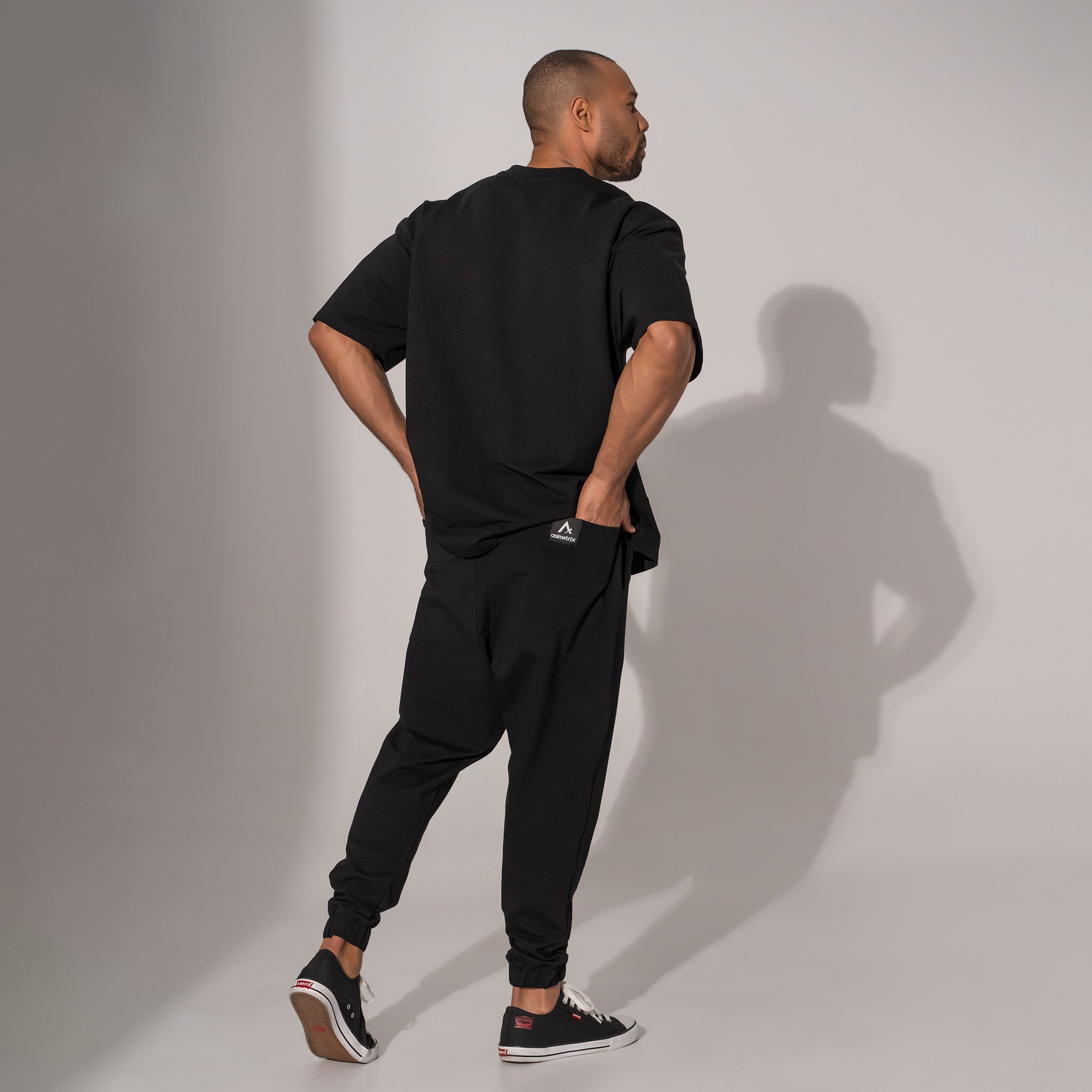 tricou oversized barbatesc din bumbac negru cu umar cazut