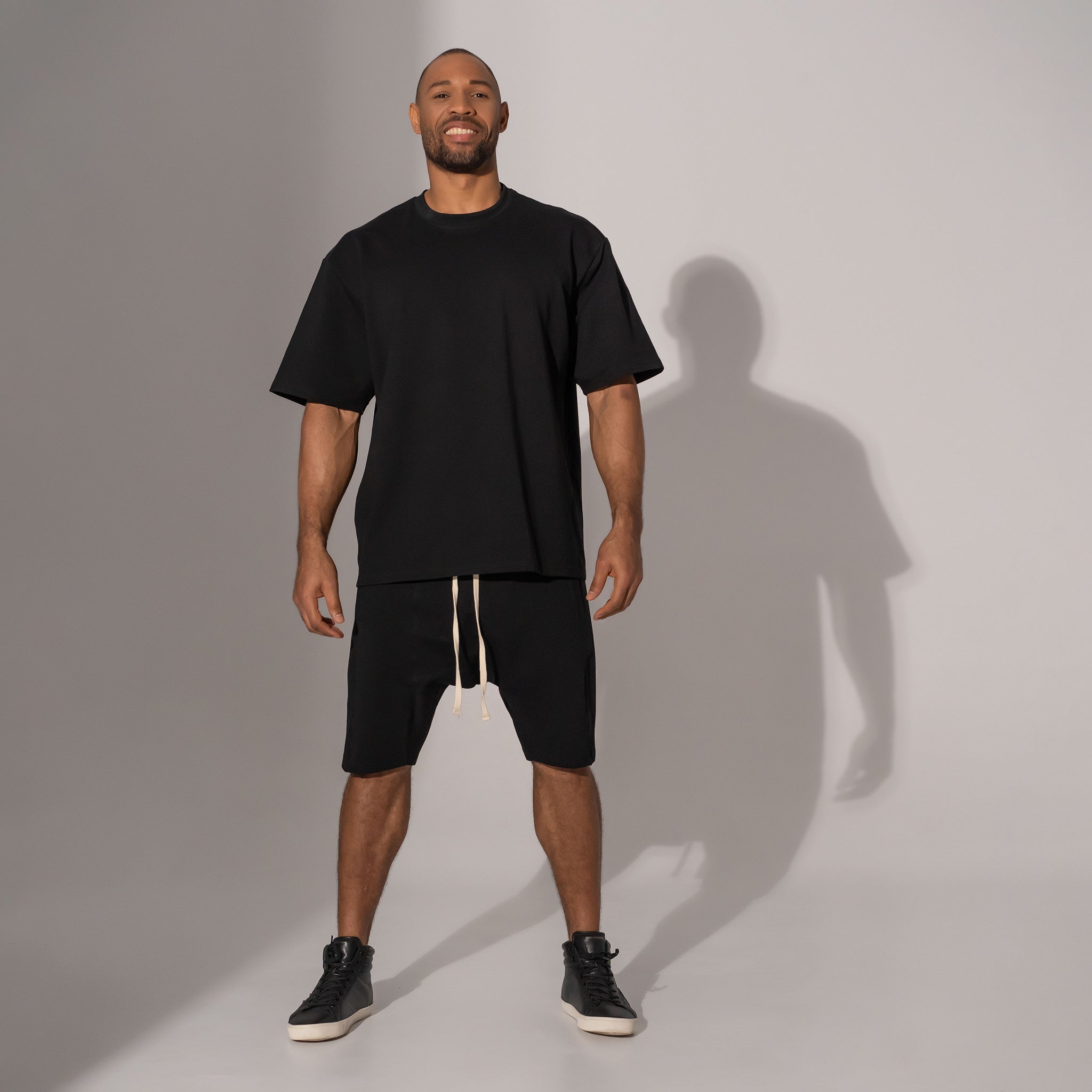 tricou oversized barbatesc din bumbac negru cu umar cazut