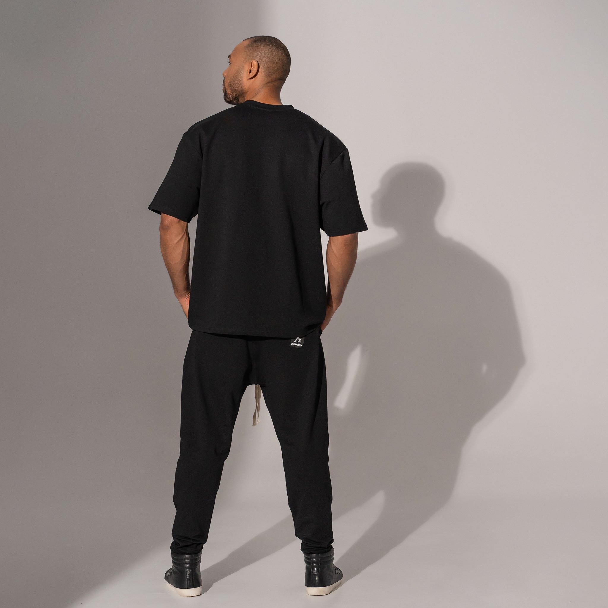 tricou oversized barbatesc din bumbac negru cu umar cazut