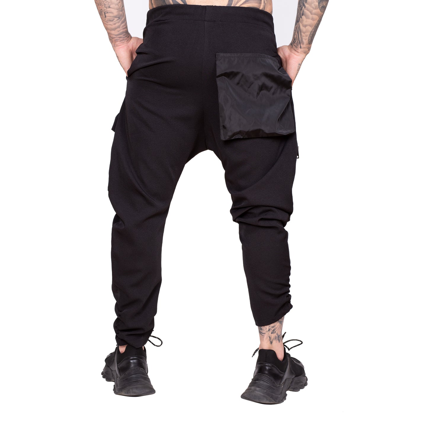 Pantaloni conici cu buzunare aplicate PN16