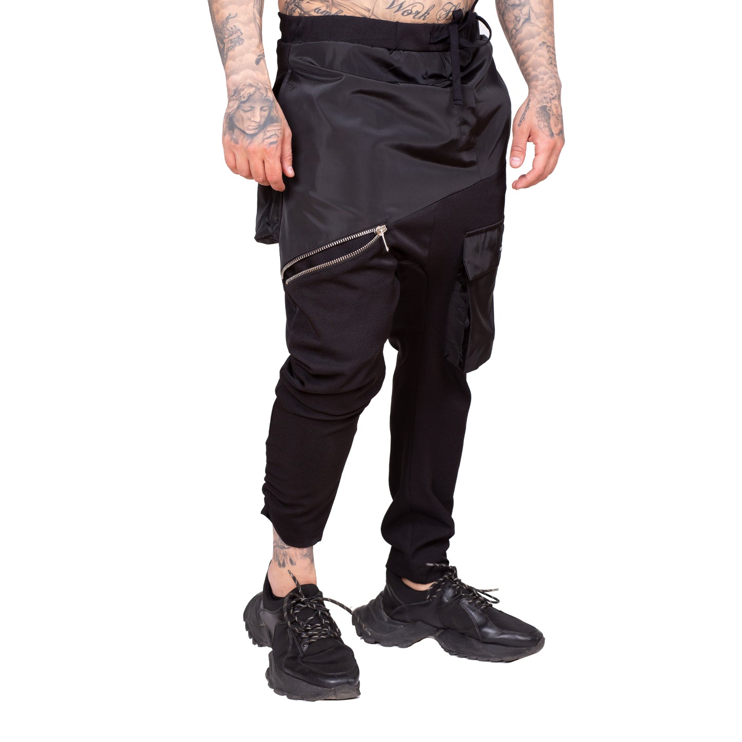 Pantaloni conici cu buzunare aplicate PN16