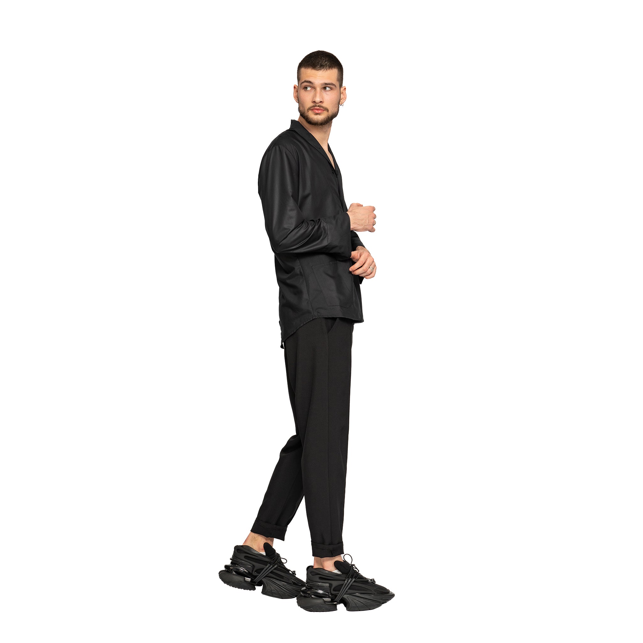 vagabond reflectss camasa neagra cu revere si manseta deschisa