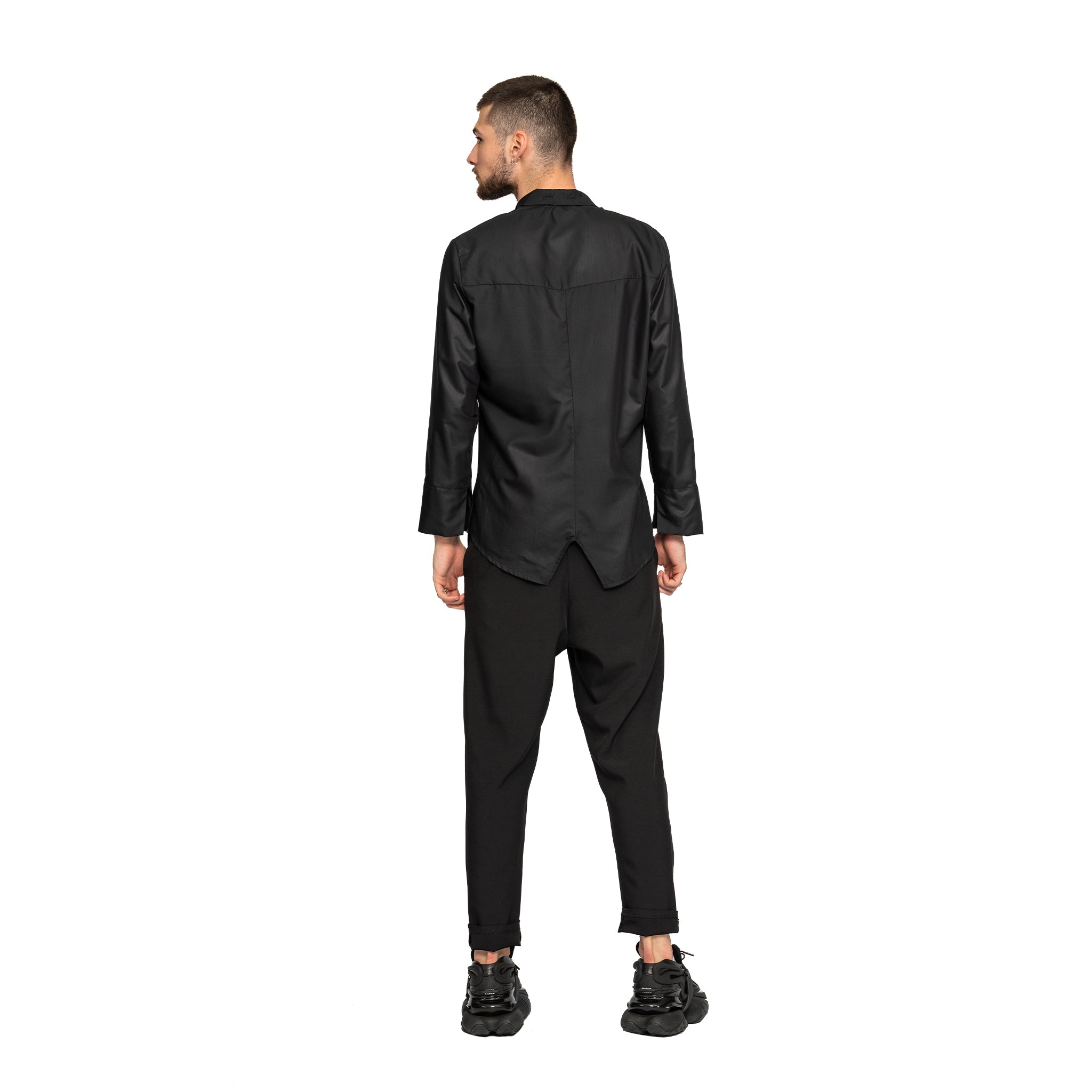 vagabond reflectss camasa neagra cu revere si manseta deschisa