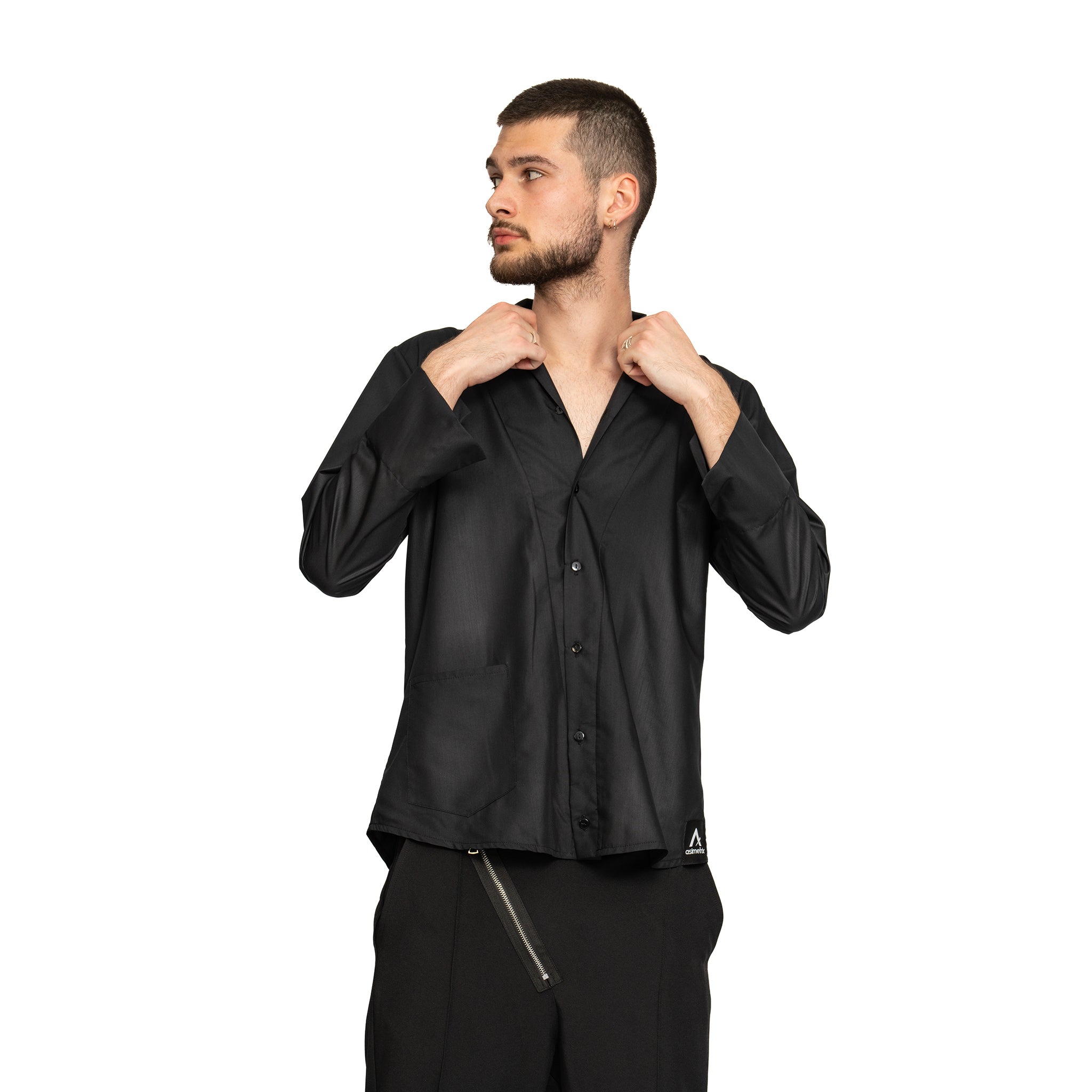 vagabond reflectss camasa neagra cu revere si manseta deschisa