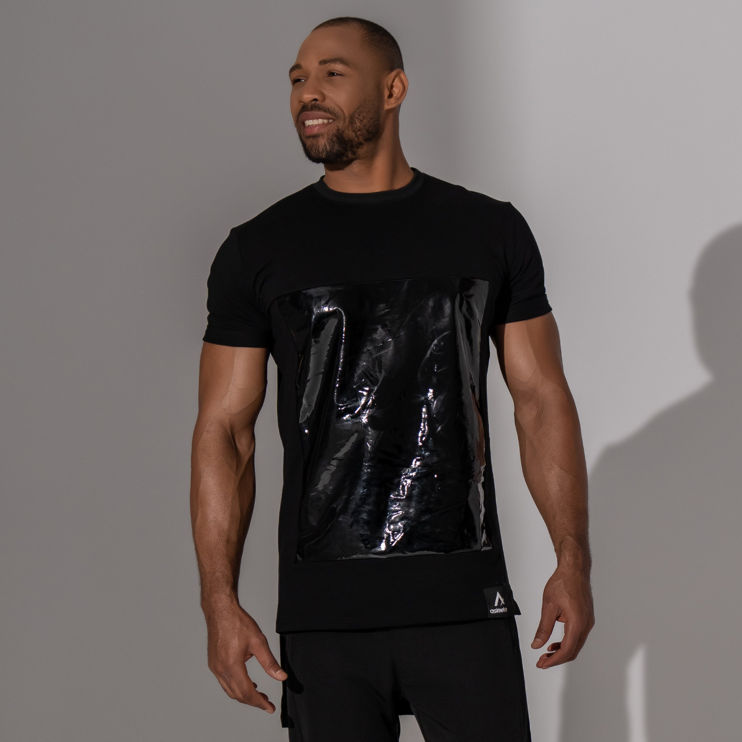 Vagabond Reflectss UFIT Asimetrix: Tricou negru long line cu dreptunghi din latex pe fata