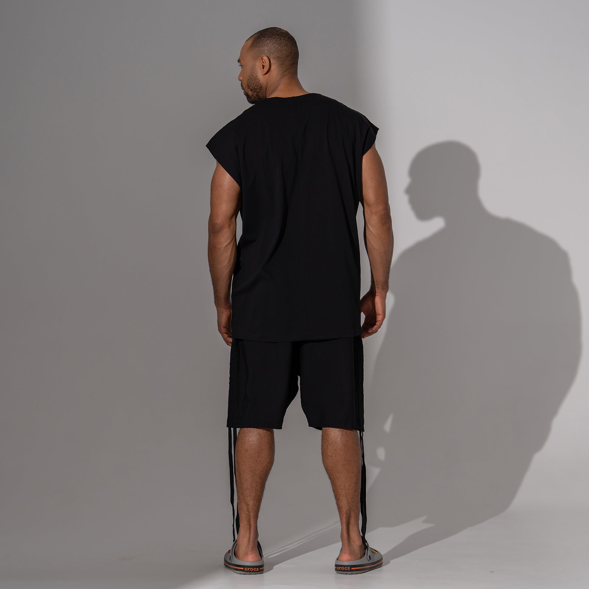 Asimetrix: Tricou negru oversized fara maneca