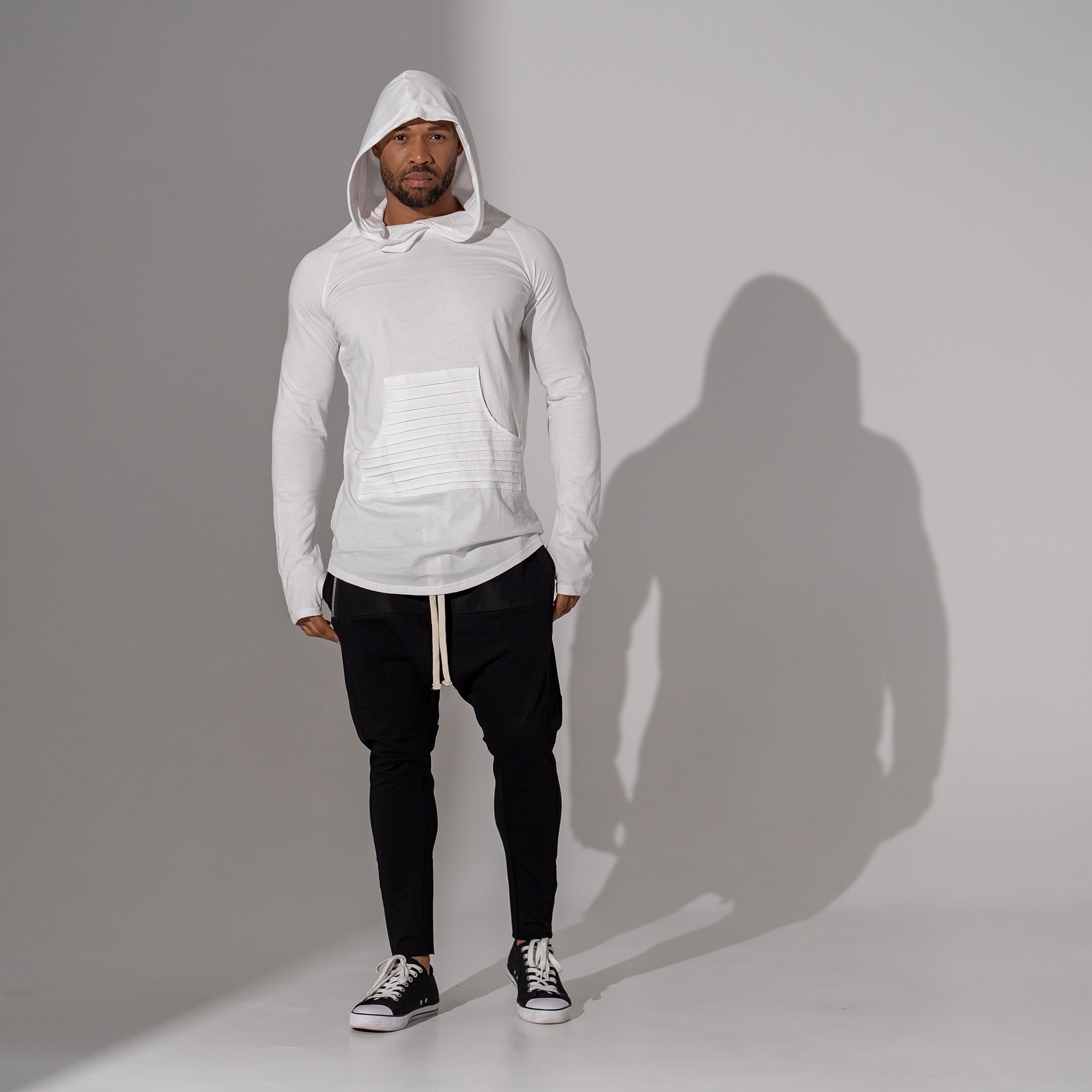 Pantaloni barbatesti conici cu tur si buzunar triunghiular din fas