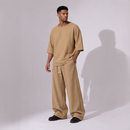 Pantaloni bărbați oversized bej cu dungi fine, croială dreaptă