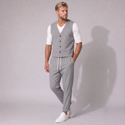 Costum bărbătesc relaxat gri cu dungi – vestă și pantaloni cu tur lăsat