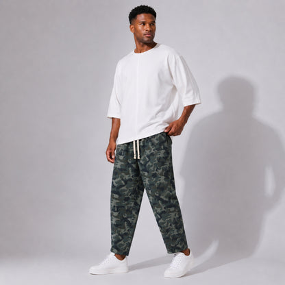 Pantaloni trening bărbați conici tip balon – design oversized, print camuflaj