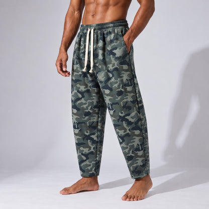 Pantaloni trening bărbați conici tip balon – design oversized, print camuflaj