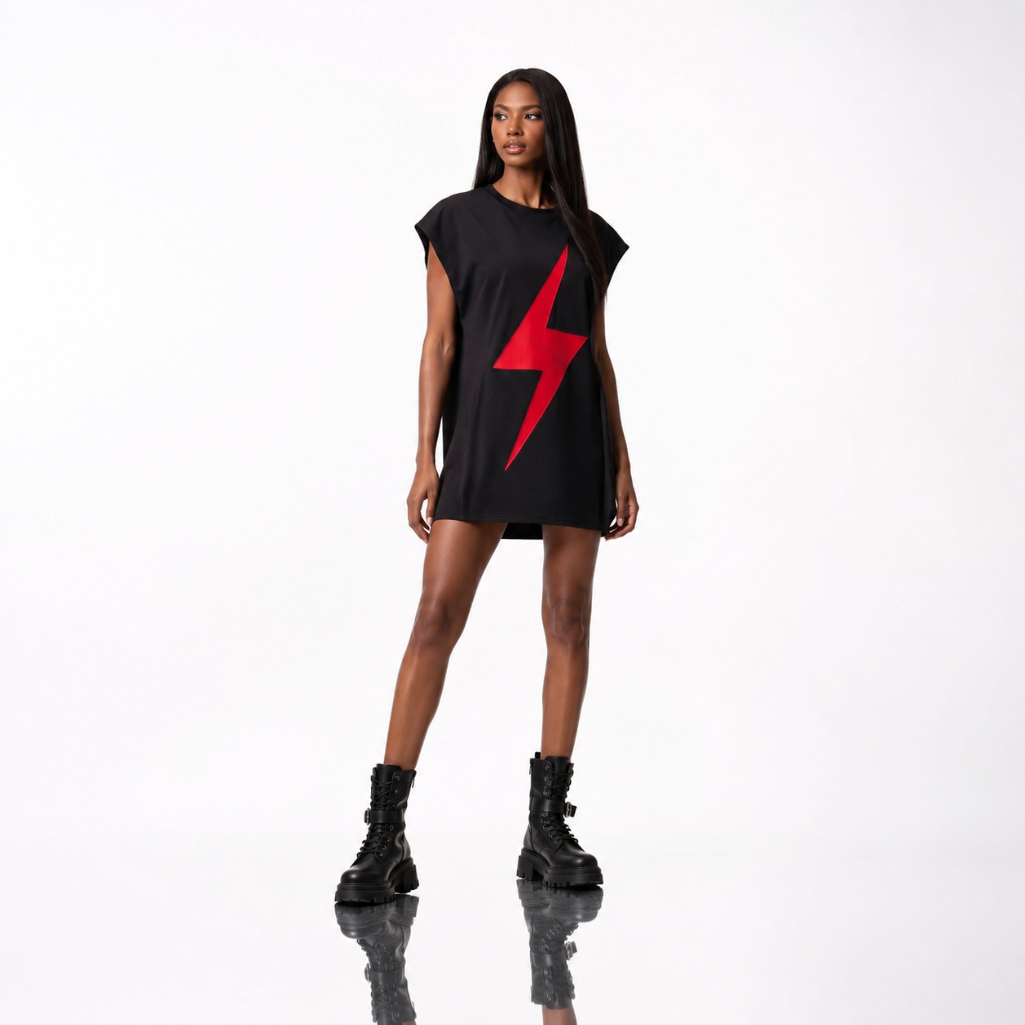 Rochie Tricou Oversized din Bumbac 100%, Design Fulger Decupat la Laser
