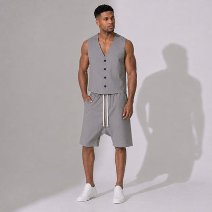 PRECOMANDA CU TERMEN DE LIVRARE 10 ZILE! Compleu bărbați de vară gri, cu vestă și pantaloni scurți cu tur lăsat – material respirabil