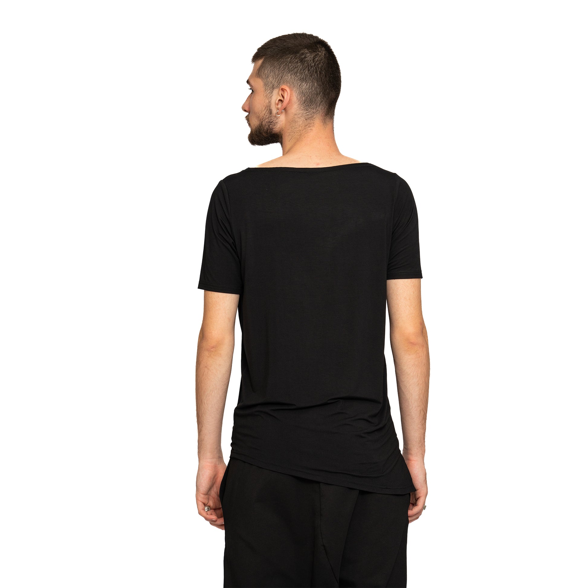 Tricou negru asimetric long line cu decolteu vagabond reflectss asimetrix