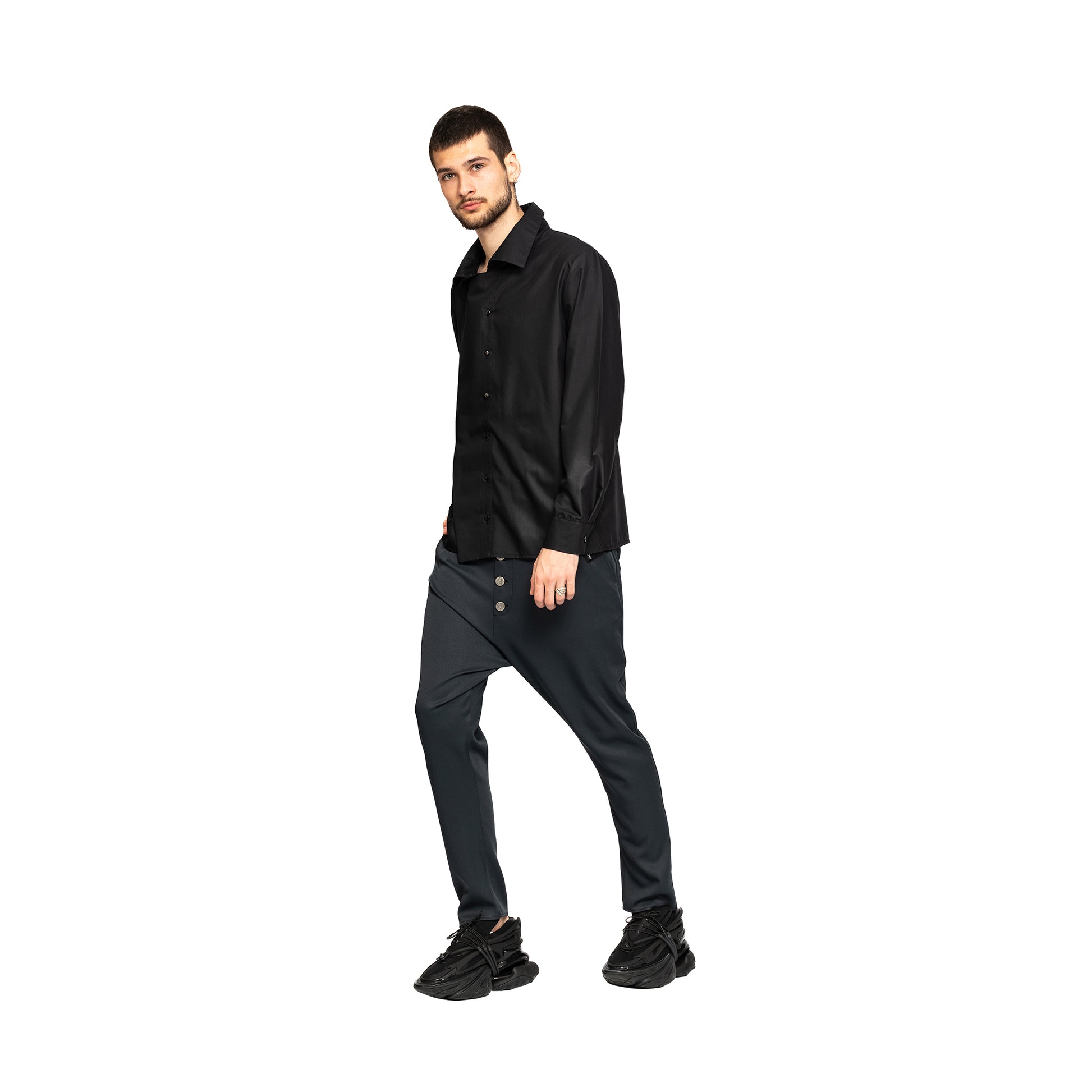 vagabond reflectss asimetrix camasa barbati barbateasca neagra cu fata suprapusa