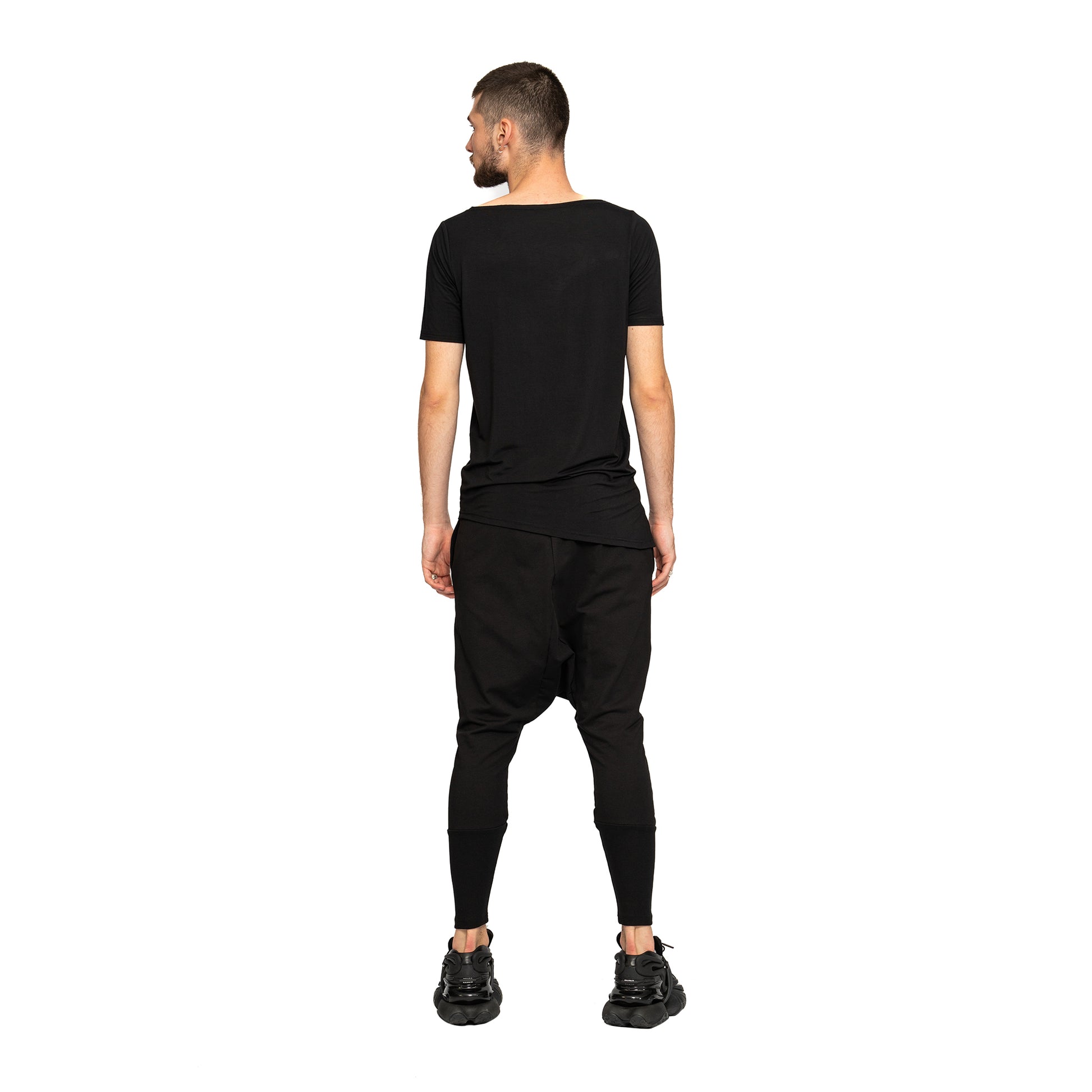 Tricou negru asimetric long line cu decolteu vagabond reflectss asimetrix