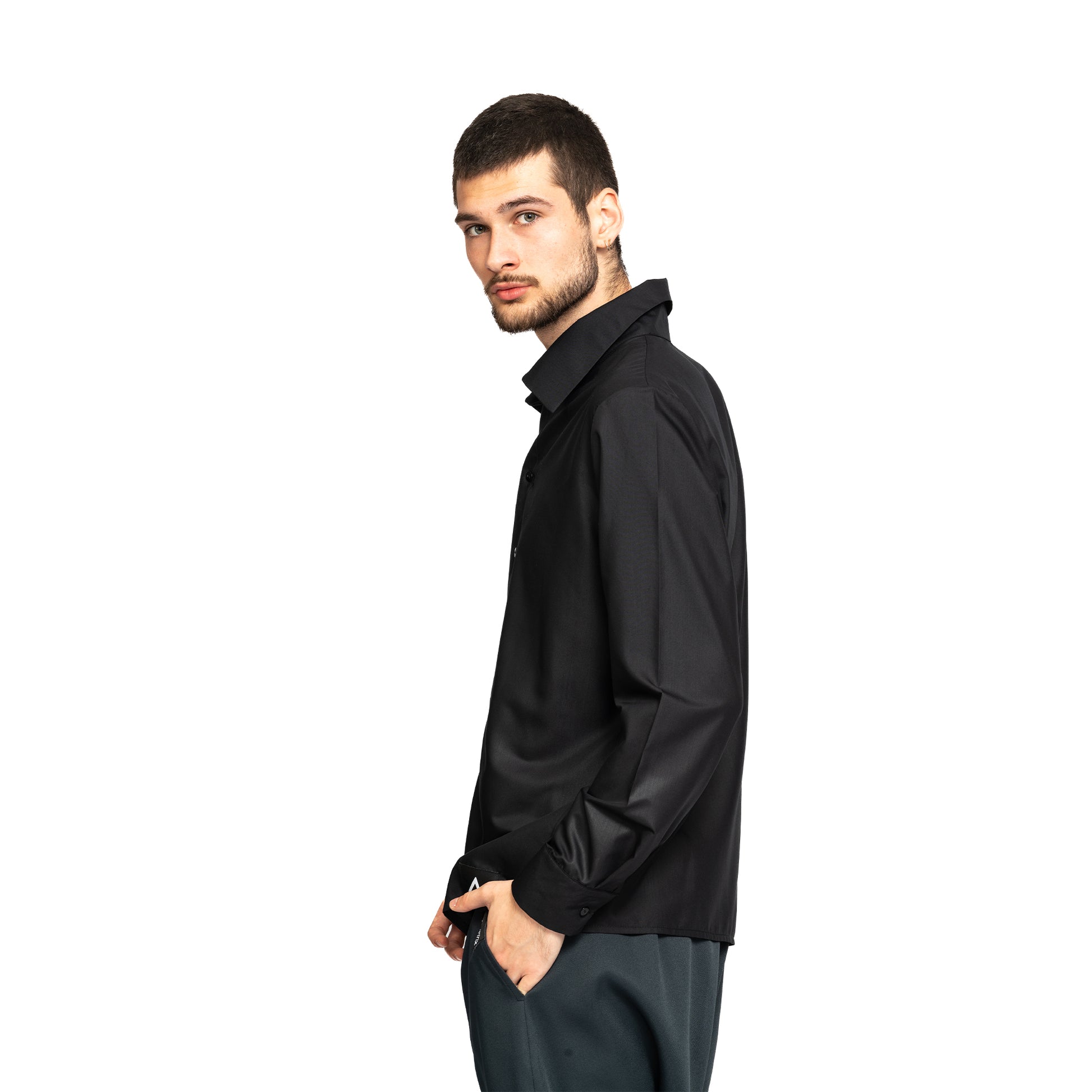 vagabond reflectss asimetrix camasa barbati barbateasca neagra cu fata suprapusa